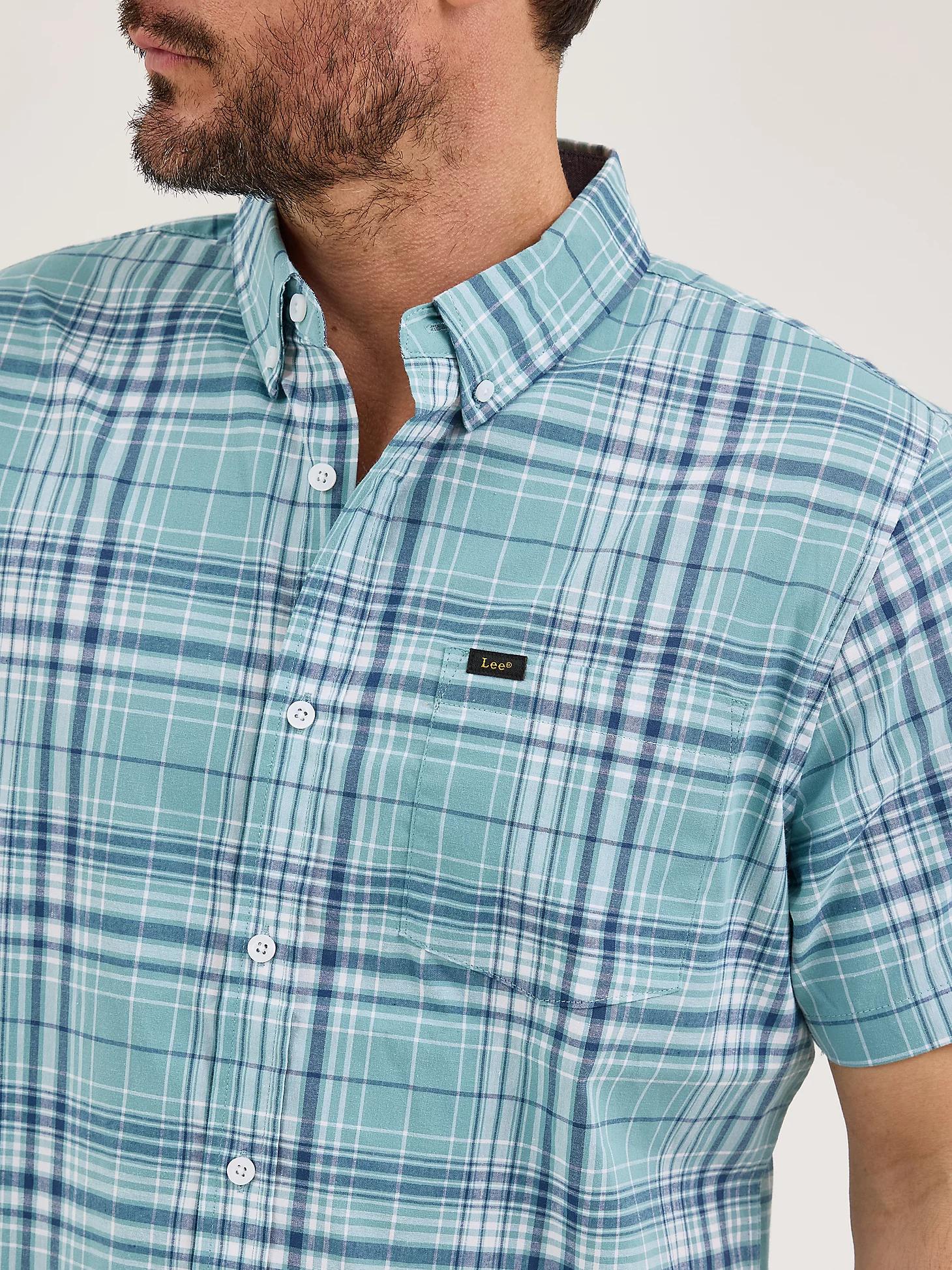Men's One Pocket Plaid Button Down Shirt | Men's Tops & Tees | Lee® Product Image