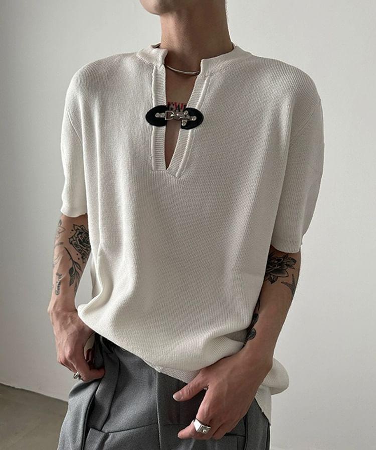 Short Sleeve Notch Neck Plain Buckle Knit Top Product Image