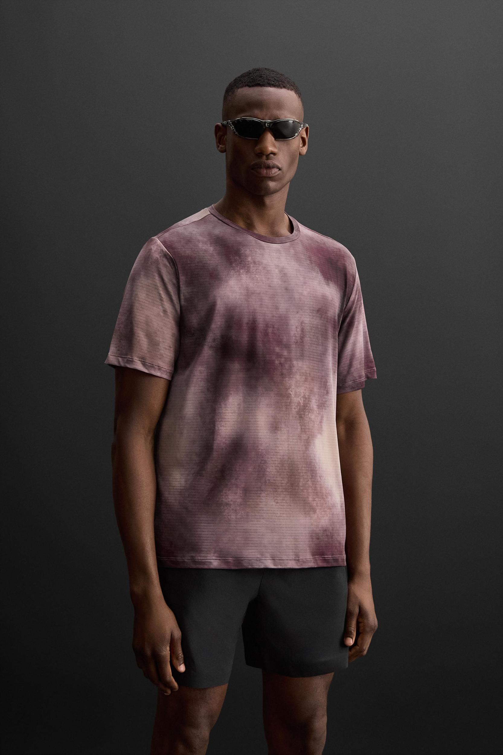 TIE-DYE PRINT PERFORATED T-SHIRT Product Image
