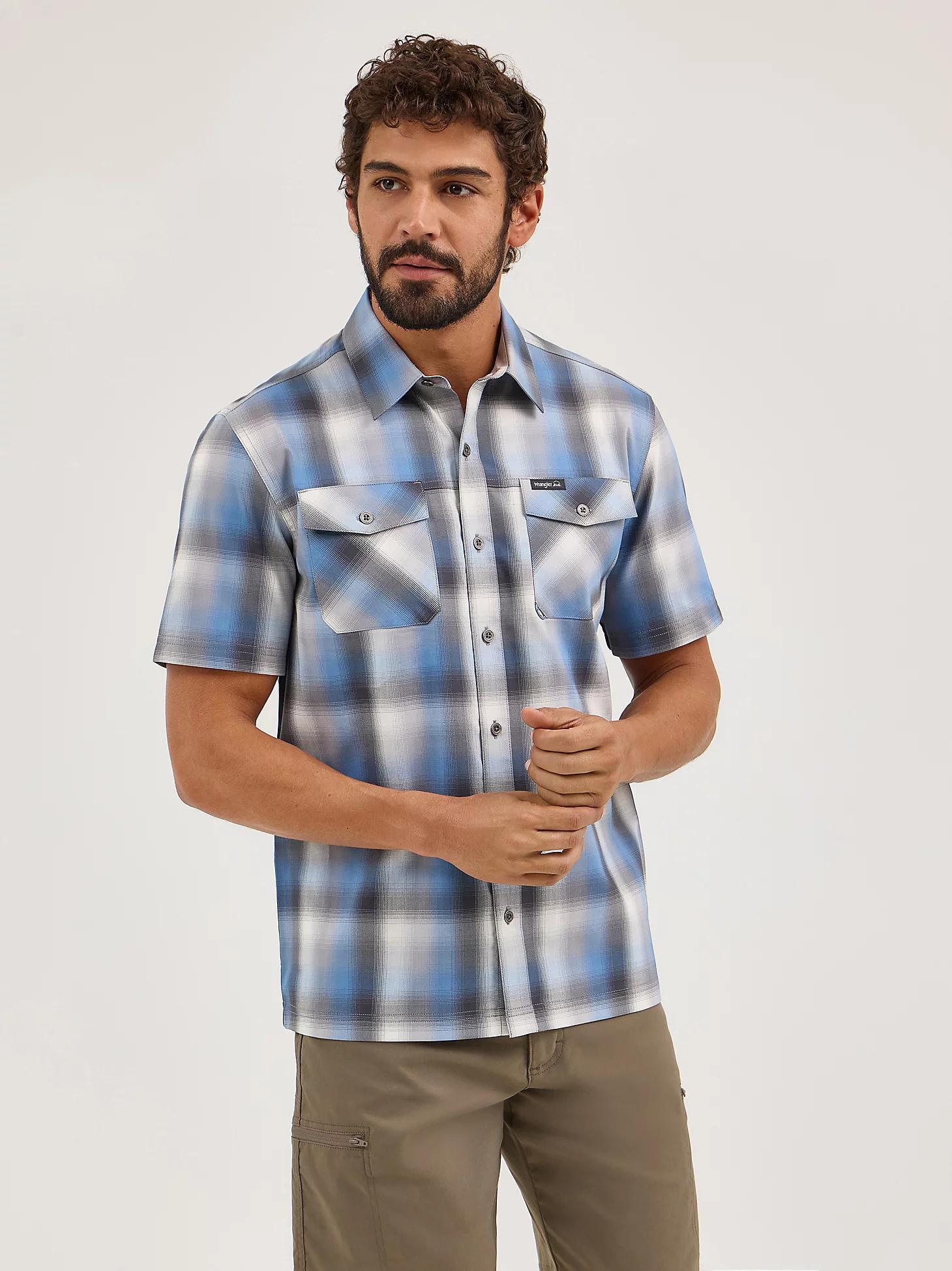 Men's Evergreen Short Sleeve Utility Shirt | Men's SHIRTS | Wrangler® Product Image