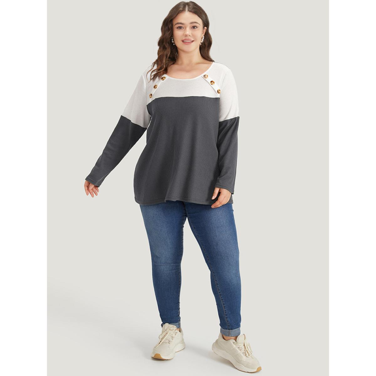 Plus Size Colorblock Contrast Button Detail Crew Neck T-shirt Gray Women Casual Contrast Plain Round Neck Dailywear T-shirts BloomChic 10/M Product Image