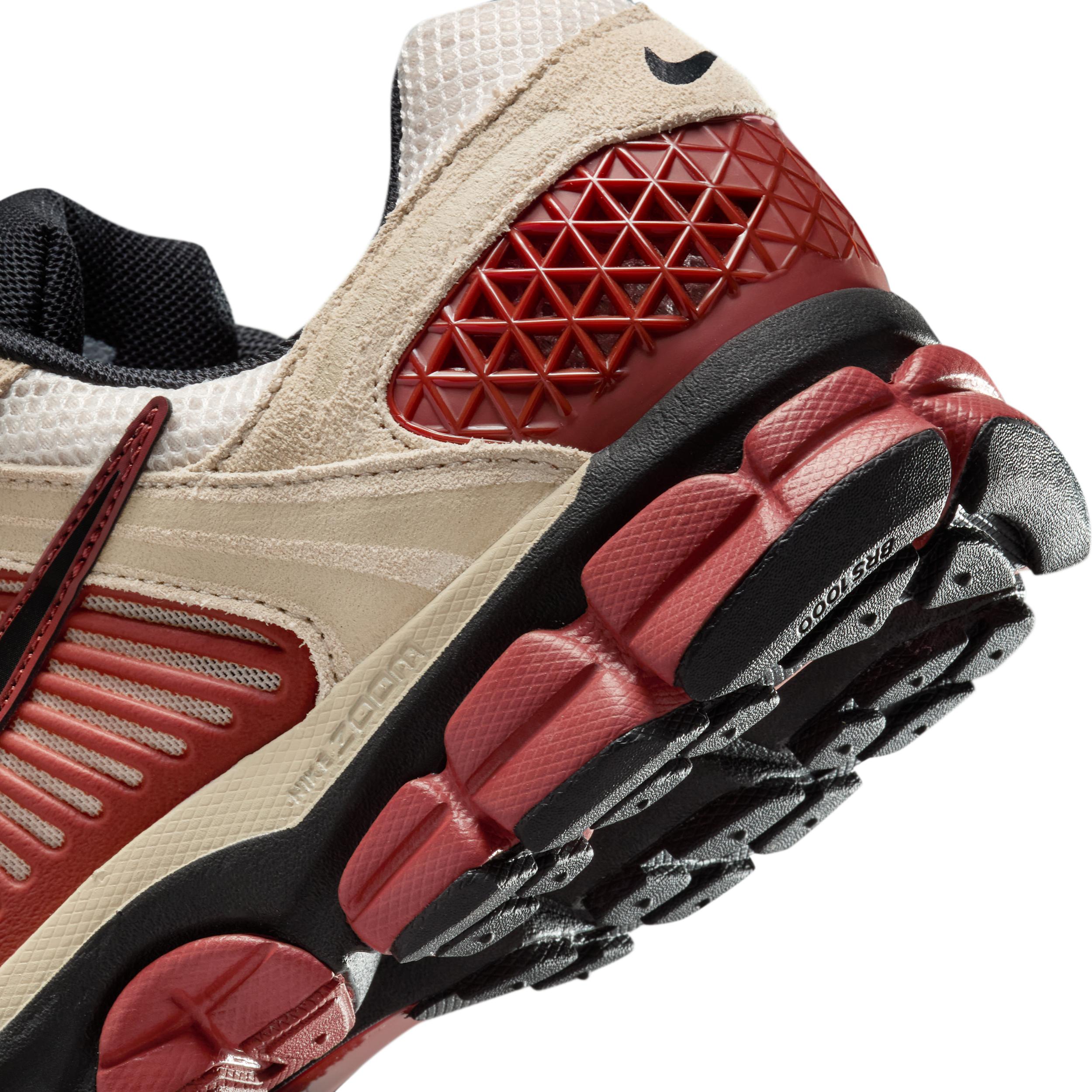 Nike Men's Zoom Vomero 5 Shoes Product Image