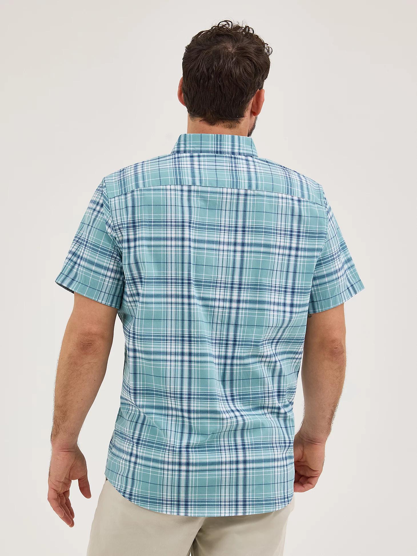 Men's One Pocket Plaid Button Down Shirt | Men's Tops & Tees | Lee® Product Image