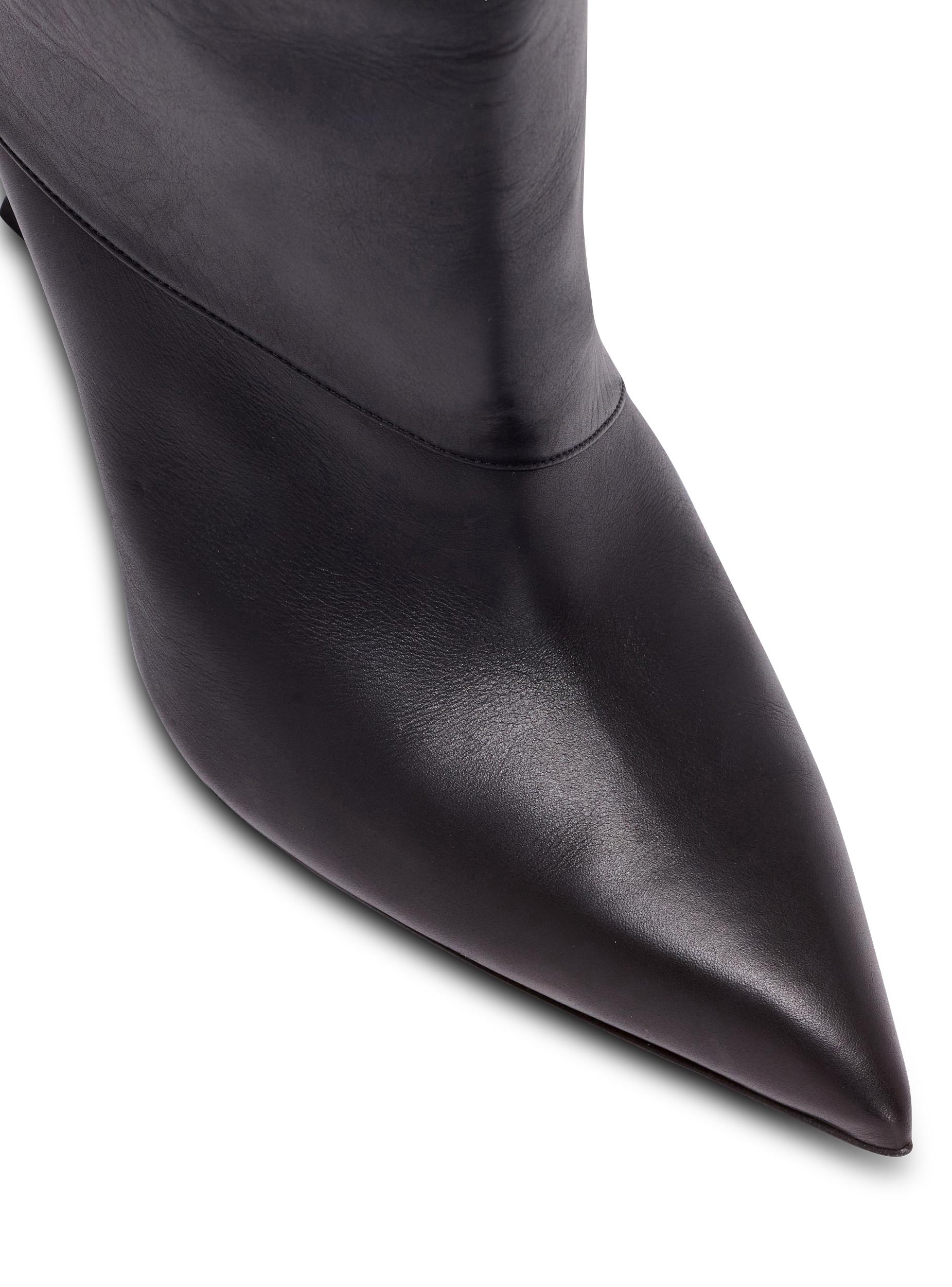 Twist heeled leather boots Product Image