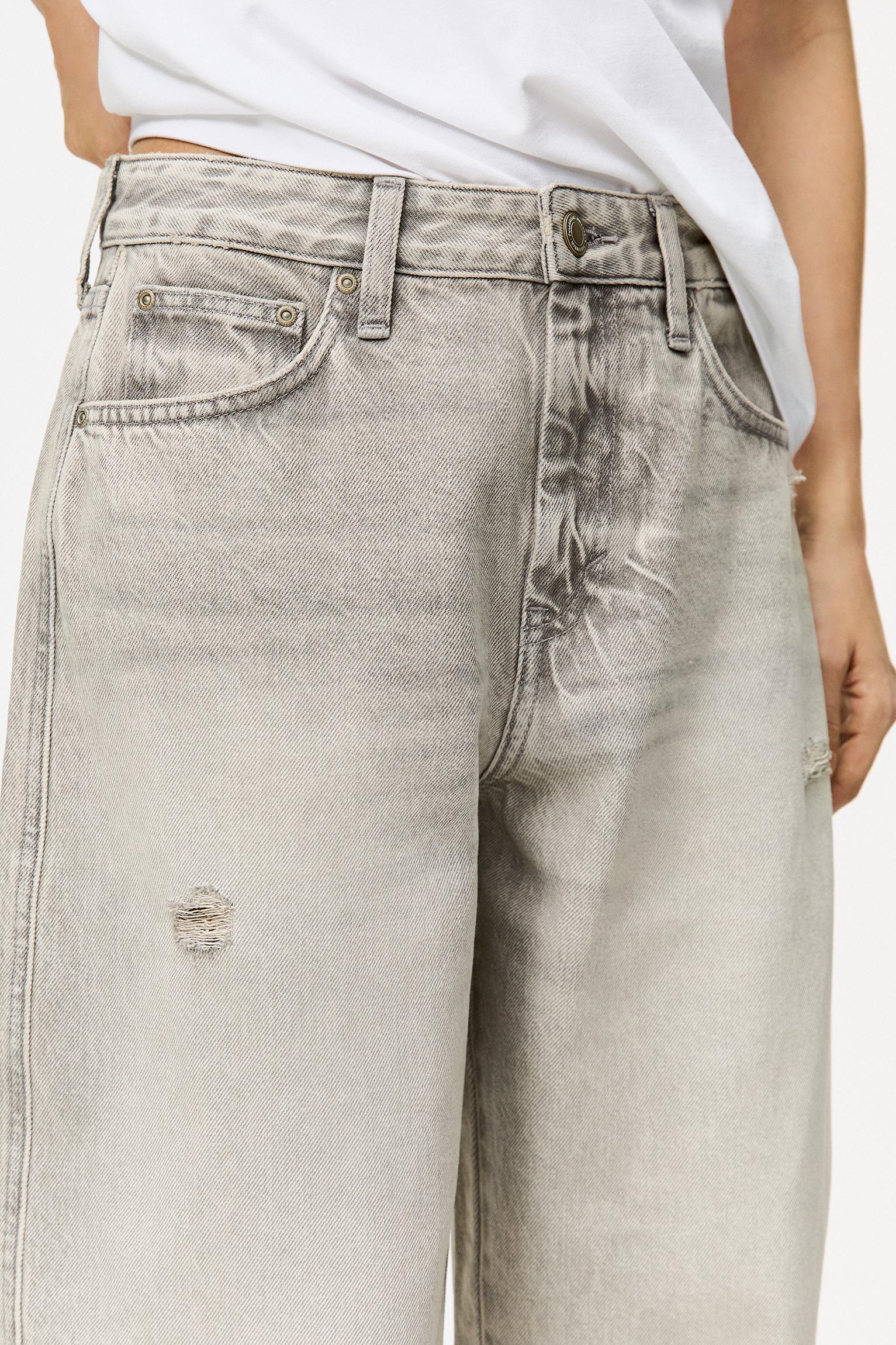 Mid-rise balloon fit jeans Product Image