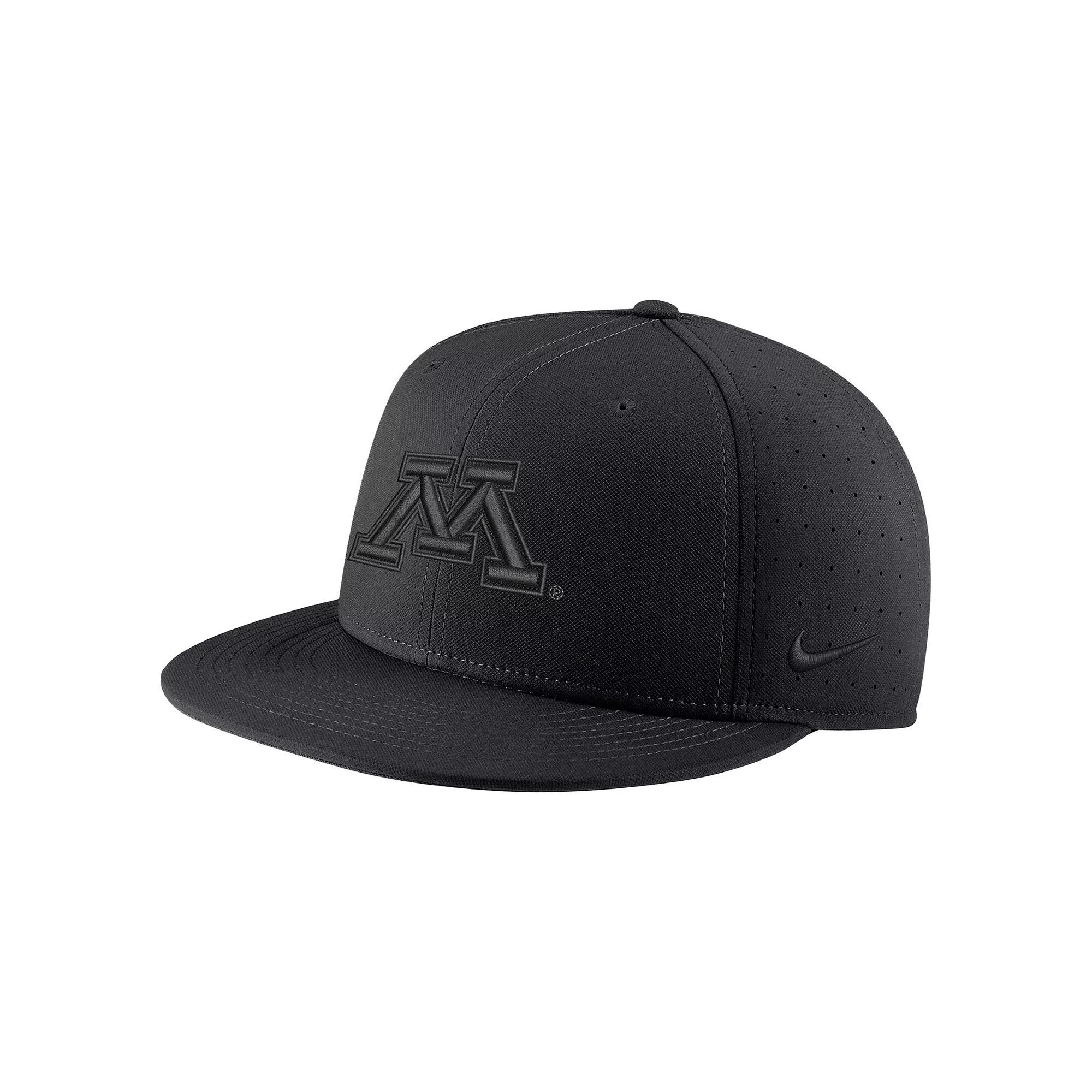 Men's Nike Black Minnesota Golden Gophers Triple Black Performance Fitted Hat, Size: 6 7/8 Product Image