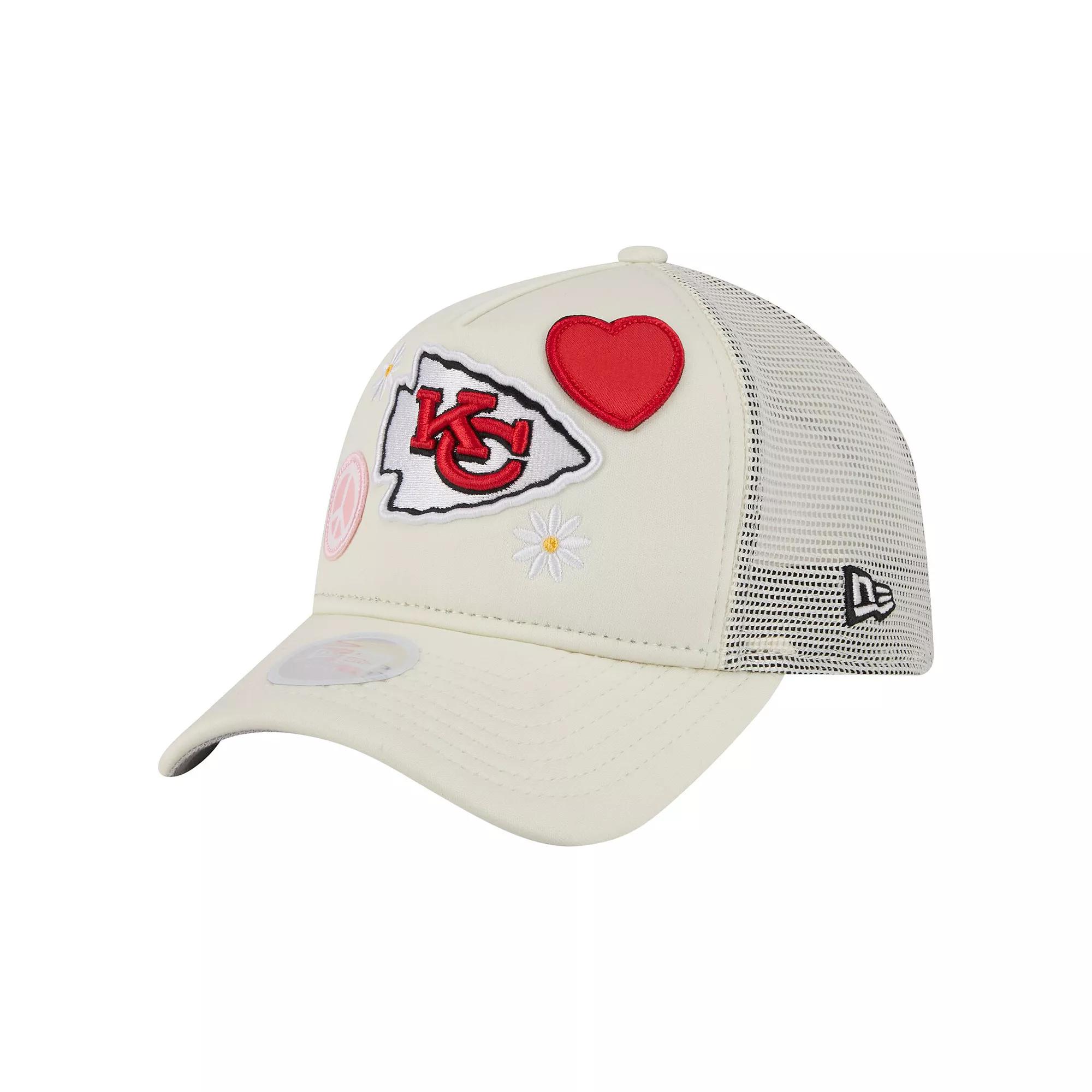 Women's New Era Cream Kansas City Chiefs All Love 9FORTY Adjustable Trucker Hat, Beige Product Image