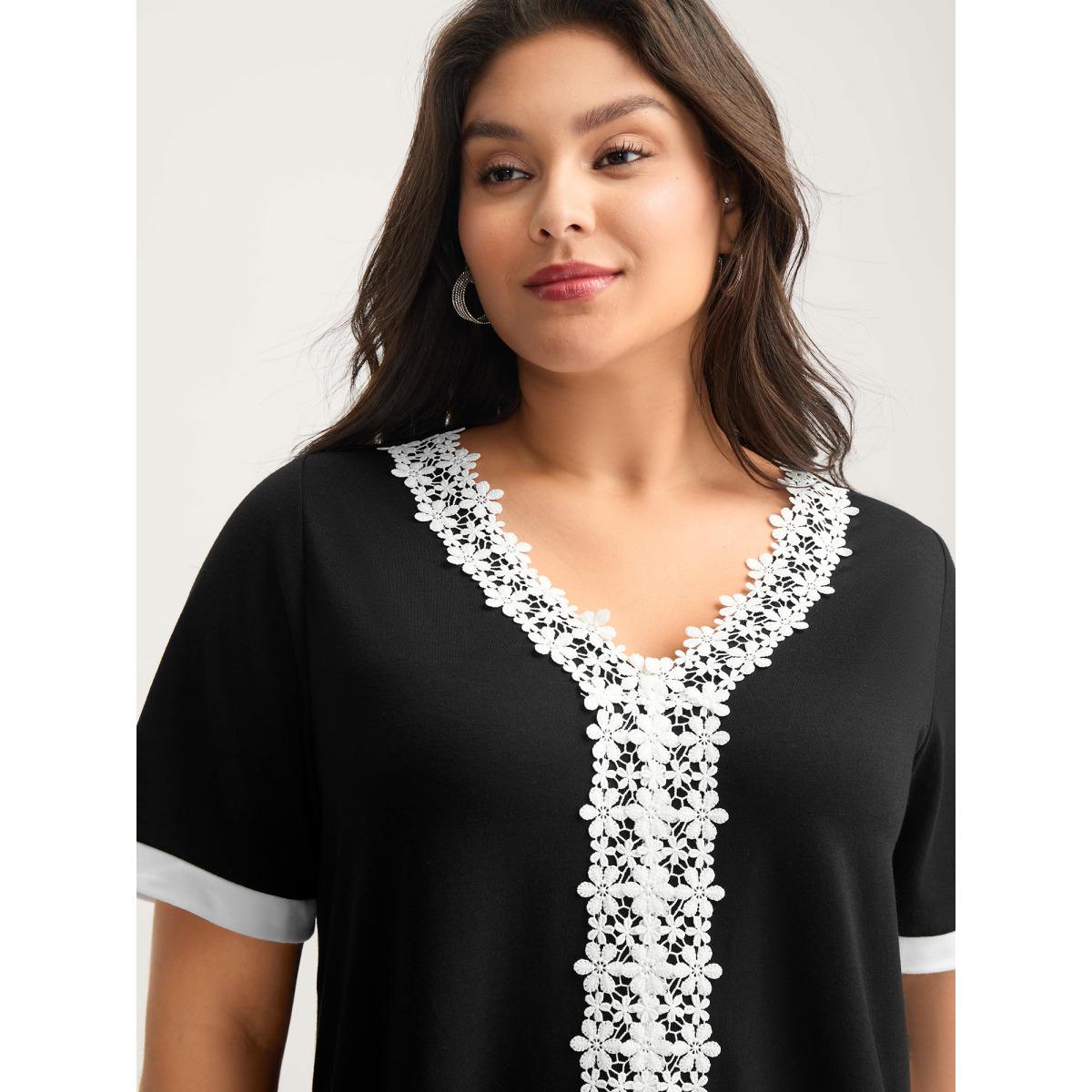Plus Size Stretchy Floral Lace Color Contrast T-Shirt Black Women Timeless Woven ribbon&lace trim V-neck Elegant T-shirts BloomChic 10/M Product Image