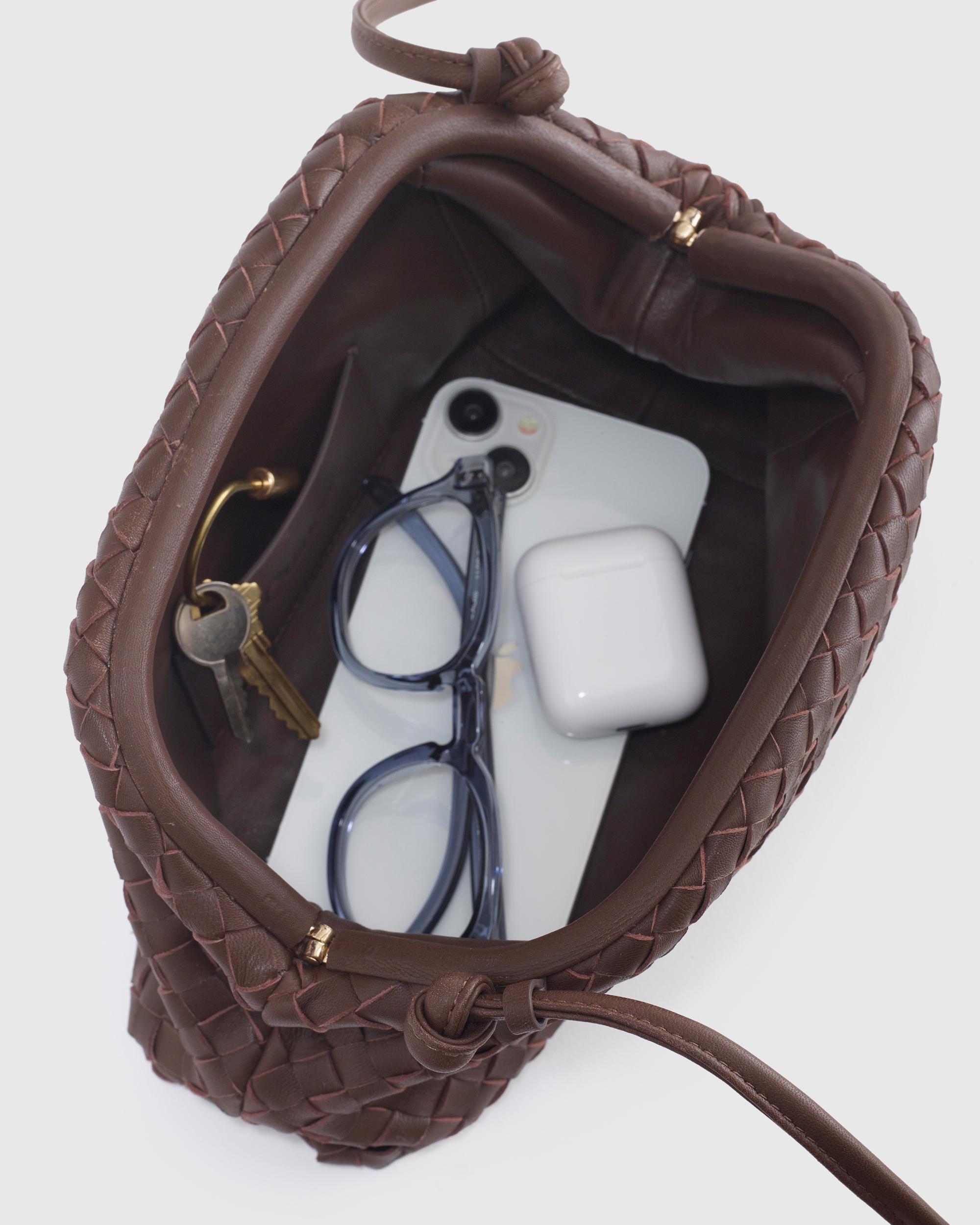 Quince | Women's Italian Leather Handwoven Pouch Crossbody Clutch Product Image