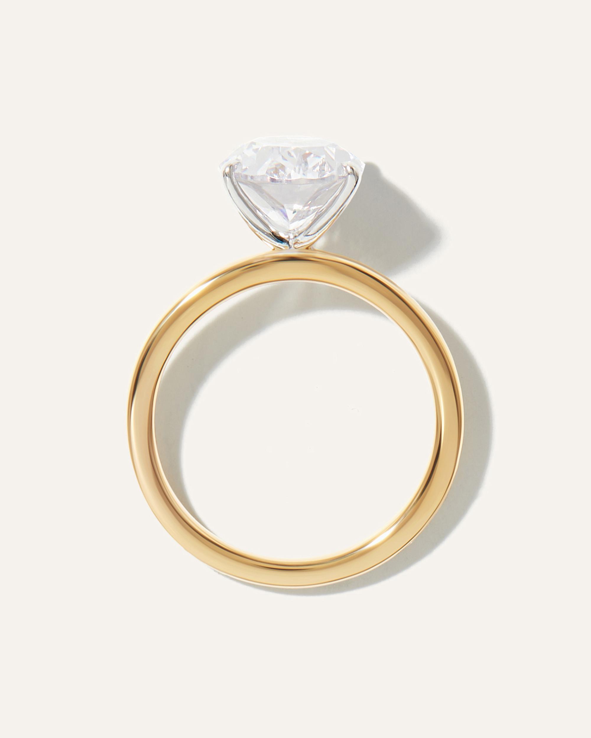 Quince | Women's Lab Grown Diamond Oval Comfort Fit Engagement Ring Product Image