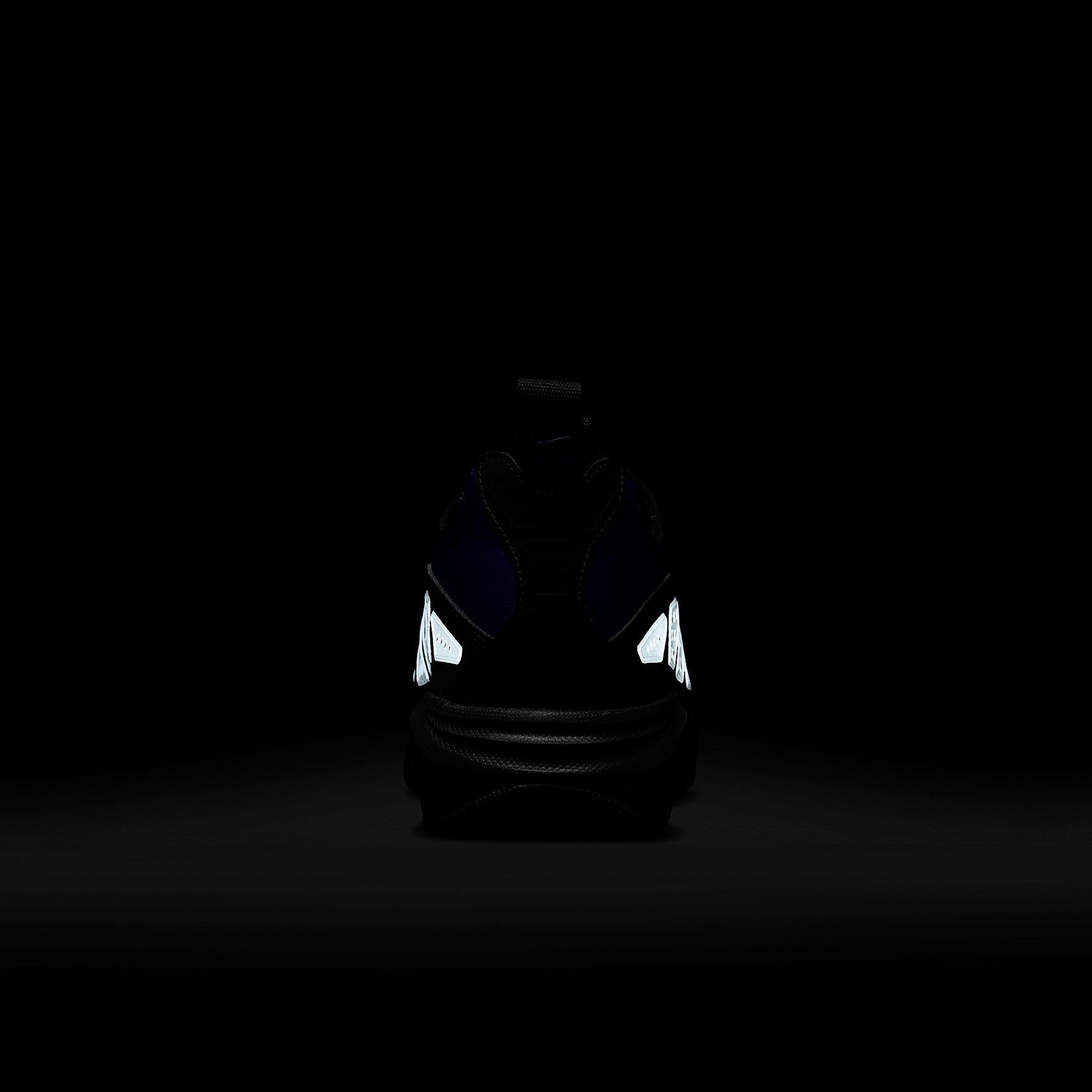 Nike Womens Air Max SNDR Shoes | HJ8080-501 Product Image