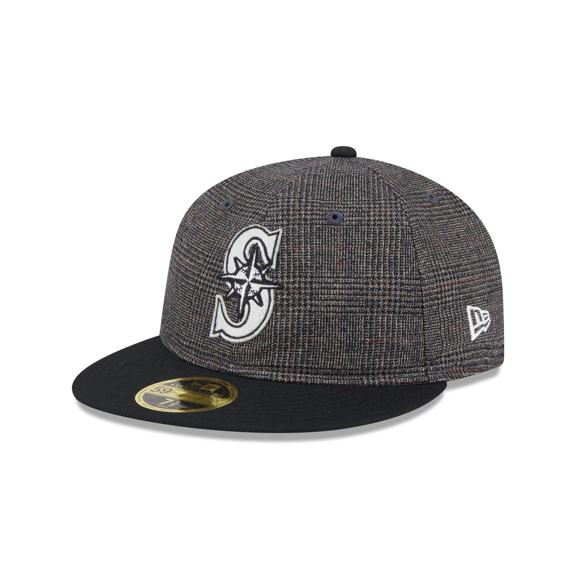 Cleveland Guardians Metallic Gold Logo 59FIFTY Fitted Hat Male Product Image