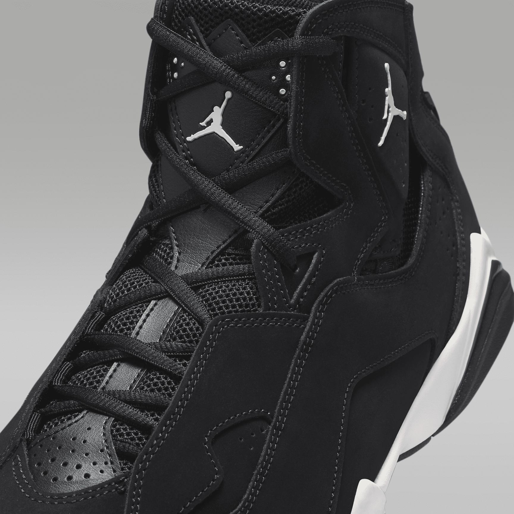 Jordan Mens True Flight Basketball Shoes Product Image