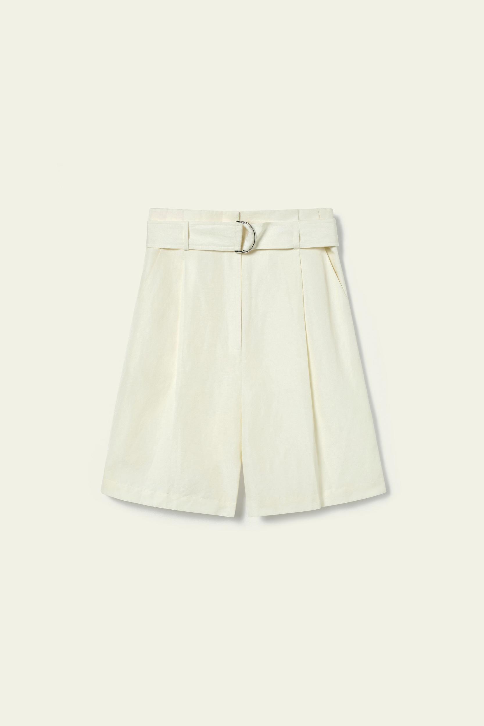 Chic Silk-Linen Blend Bermuda Shorts Product Image