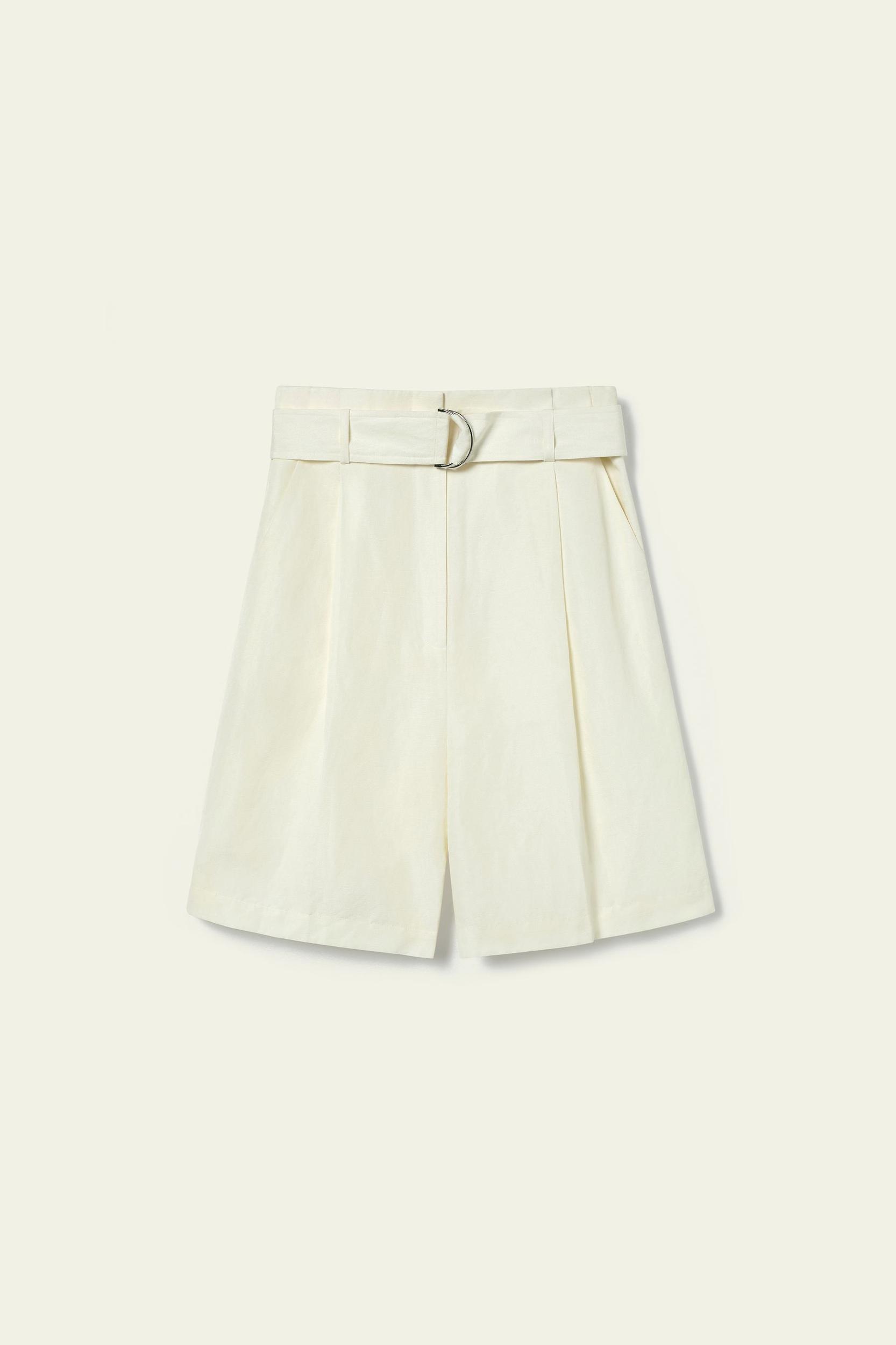 Chic Silk-Linen Blend Bermuda Shorts Product Image