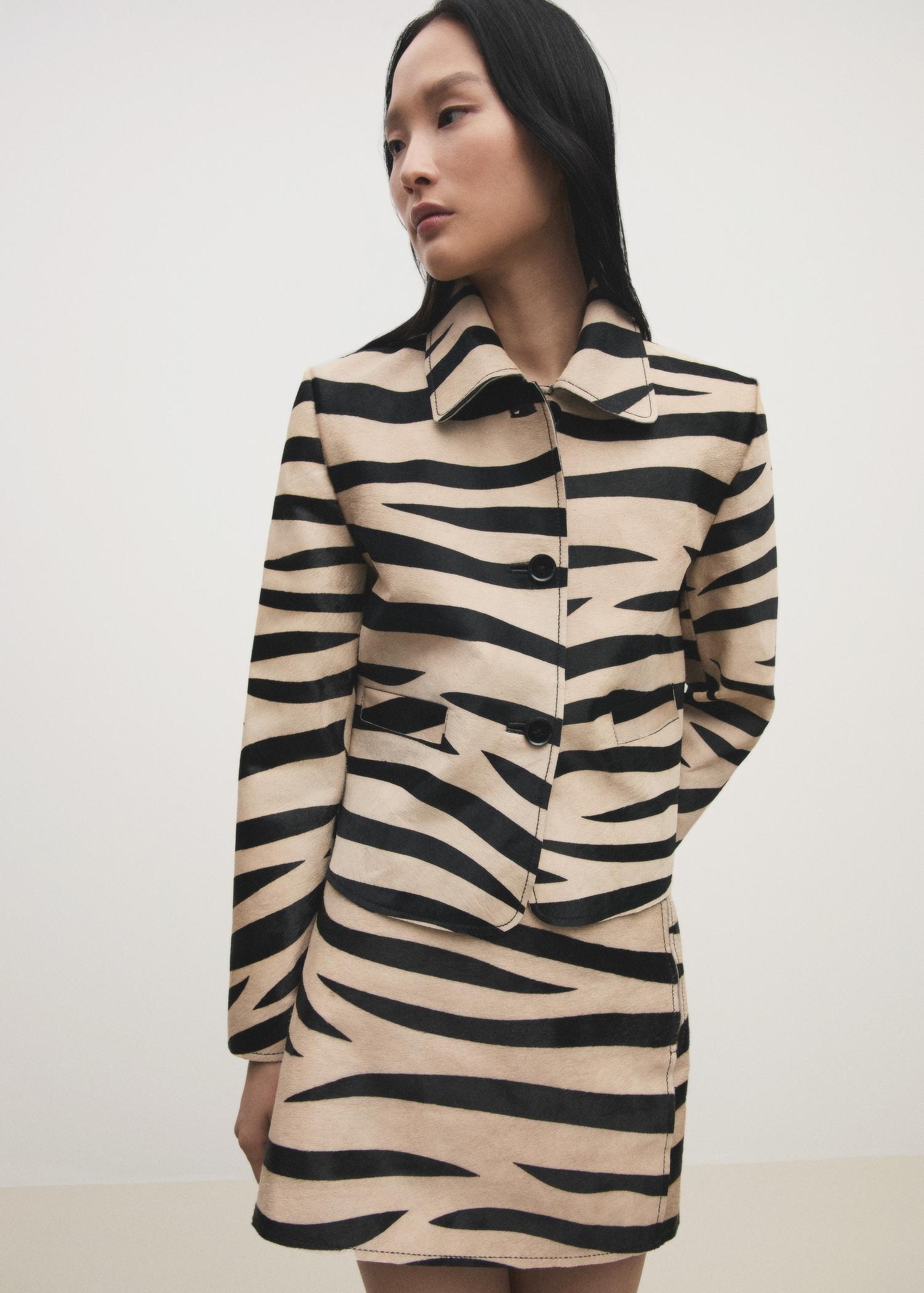 Zebra-print fur skirt - Women | MANGO USA Product Image
