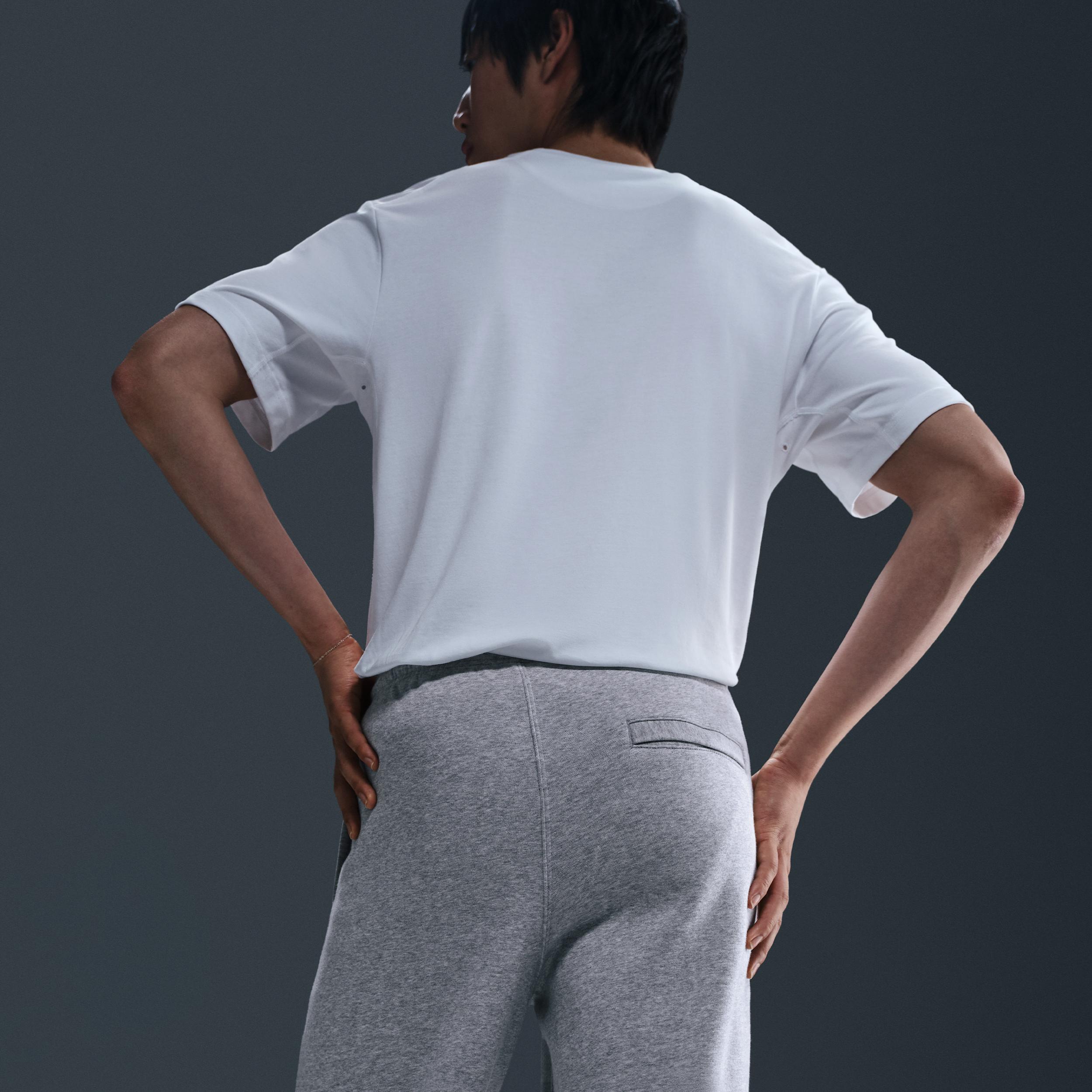 Nike Men's Club Jogger Pants Product Image