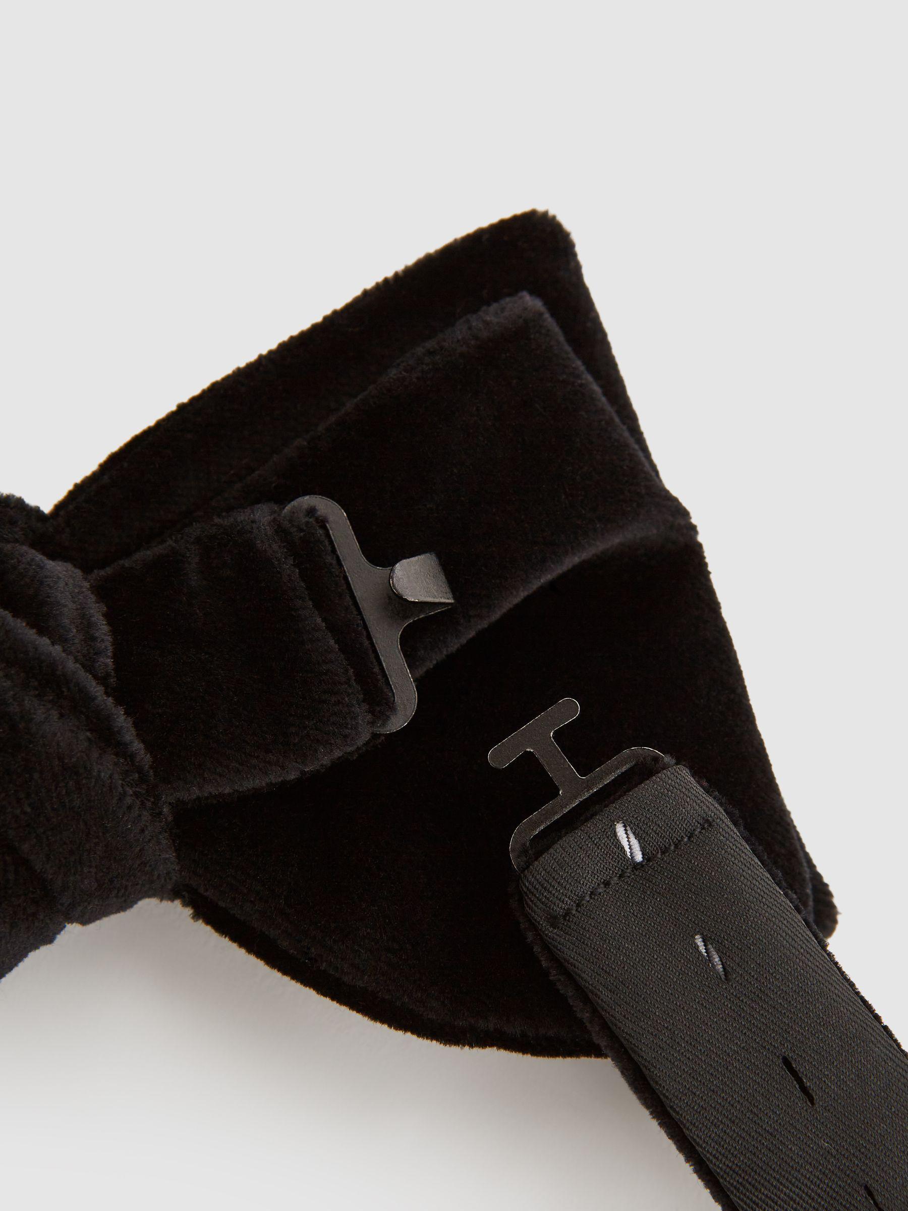 Velvet Bow Tie in Black Product Image