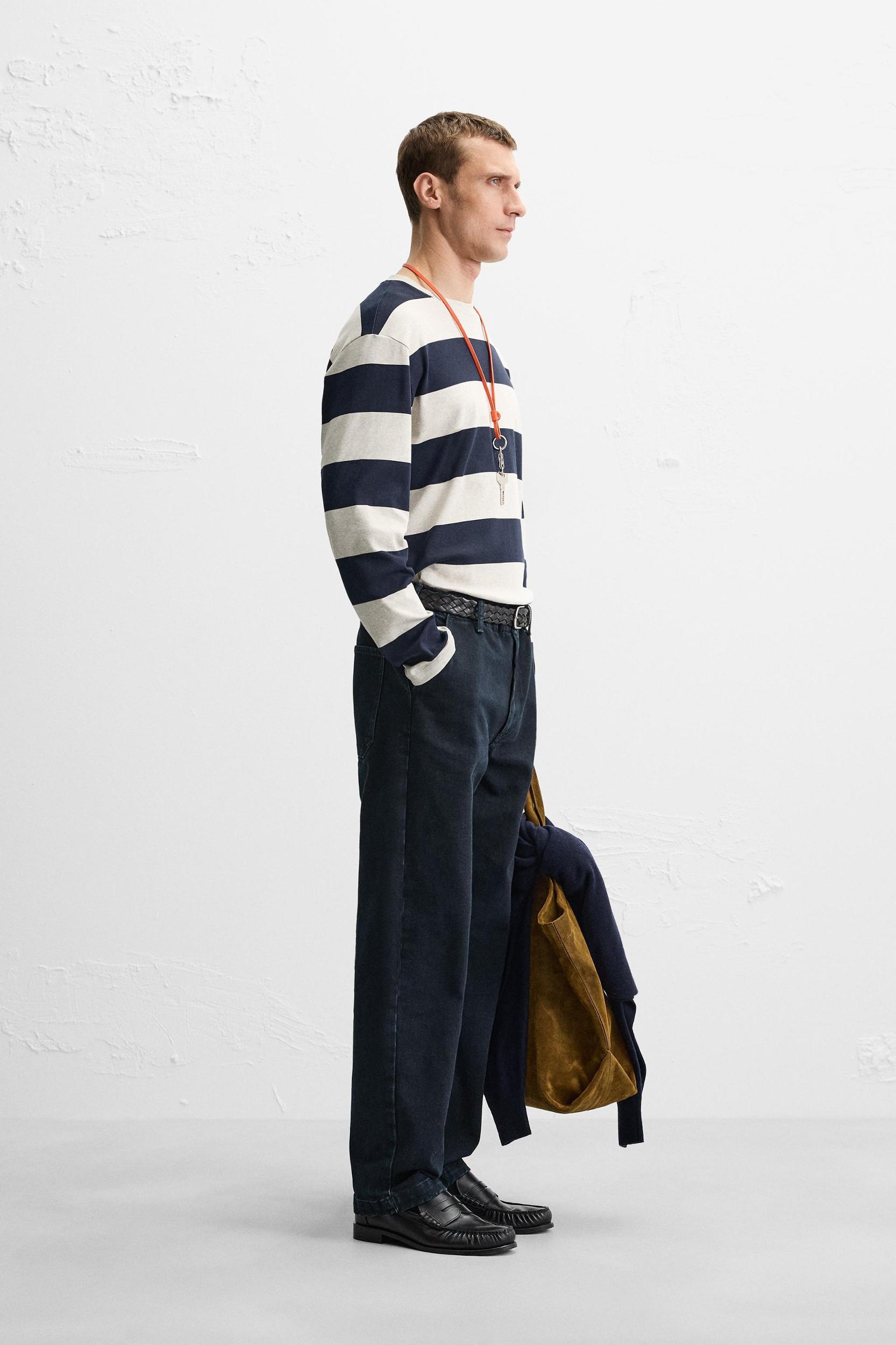 STRIPED T-SHIRT Product Image