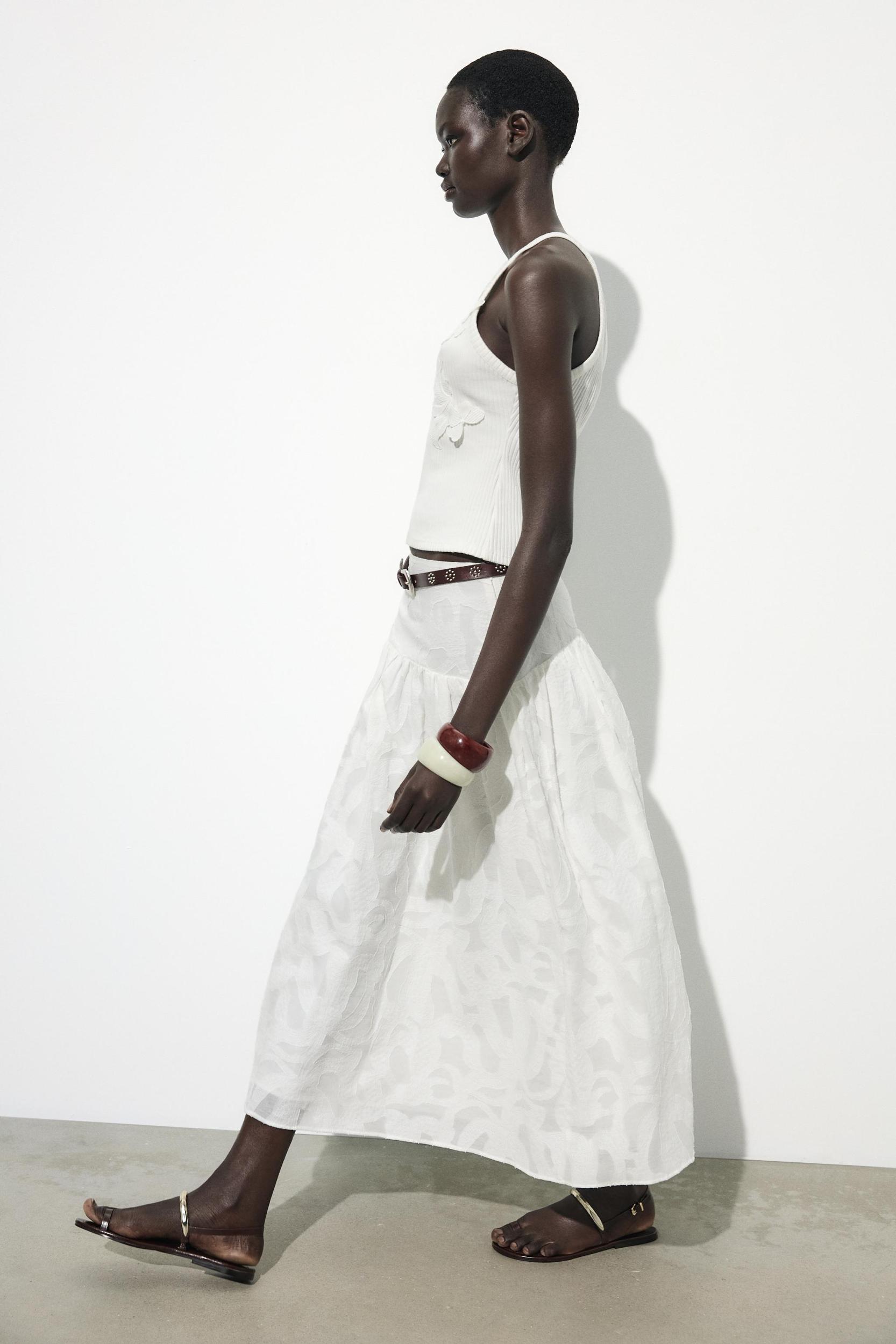 RIBBED EMBROIDERED TOP Product Image