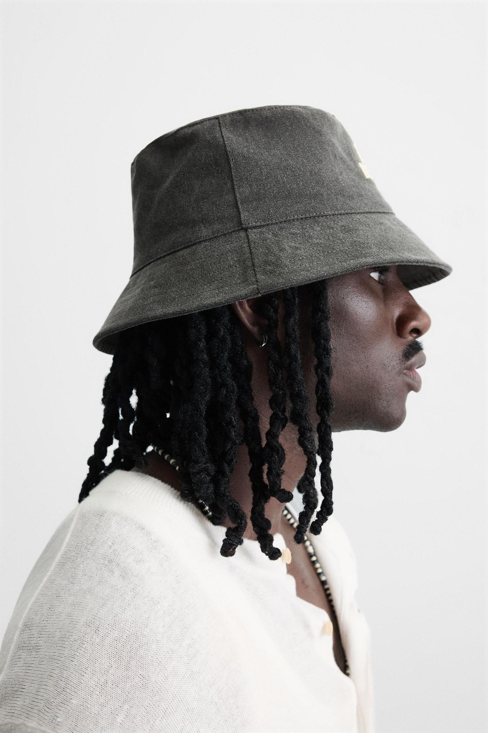 CONTRAST EMBROIDERY BUCKET HAT Product Image