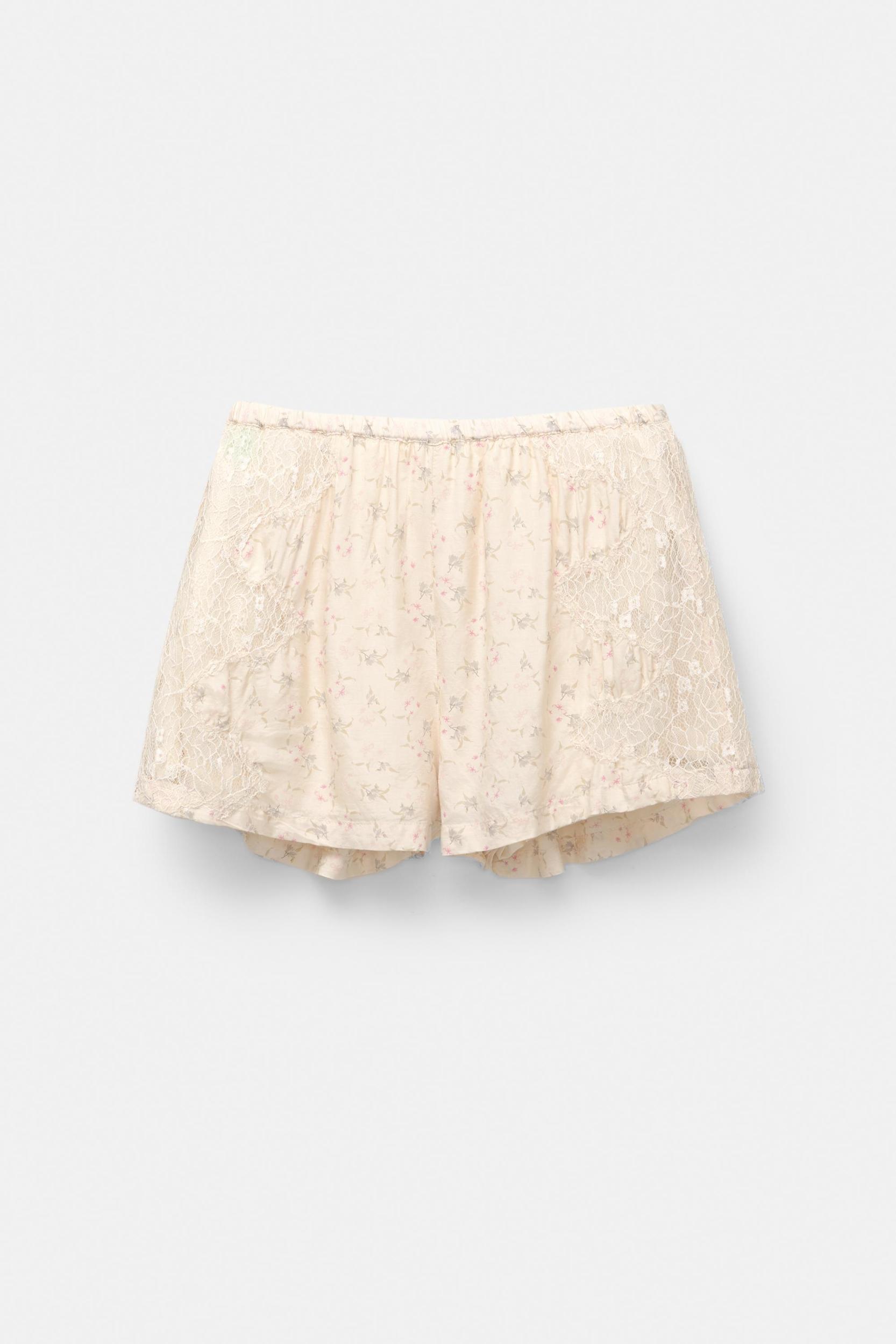 Floral lace shorts Product Image