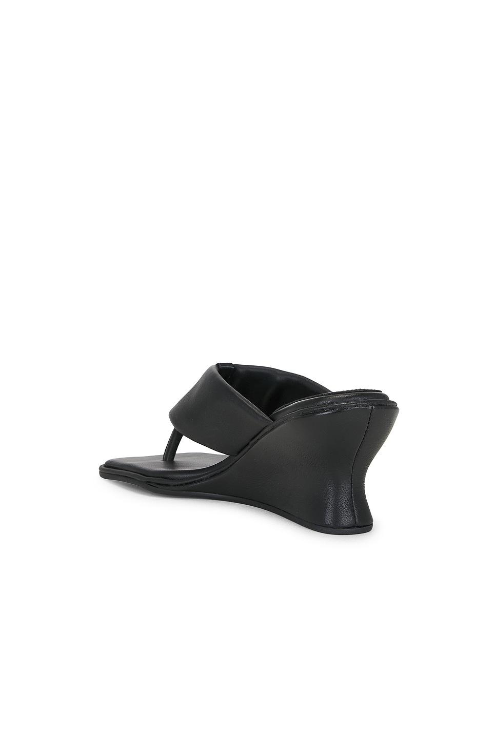 Soft Thong Contour Wedge St. Agni Product Image