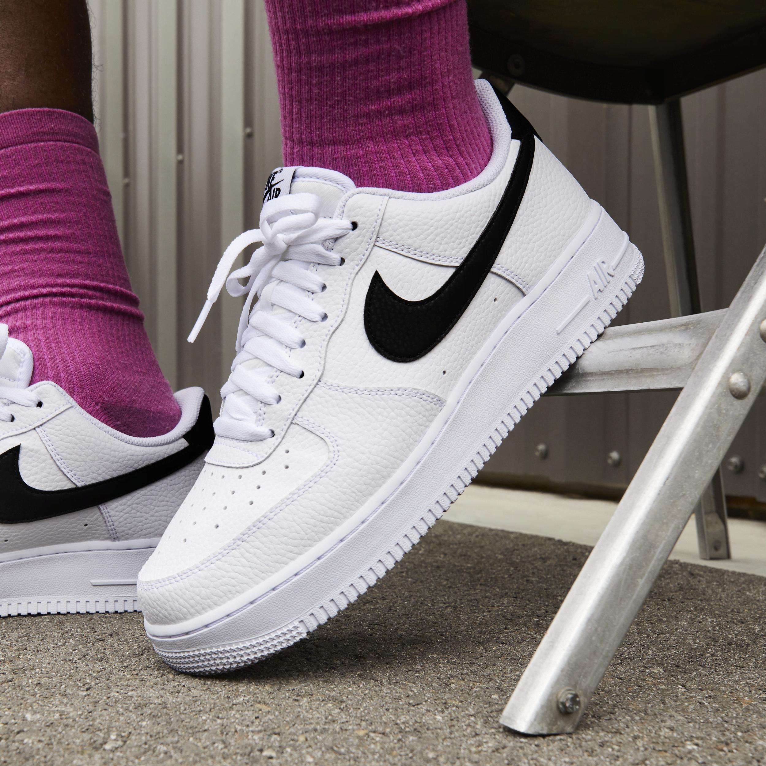 Nike Mens Air Force 1 07 Shoes | CT2302-100 Product Image