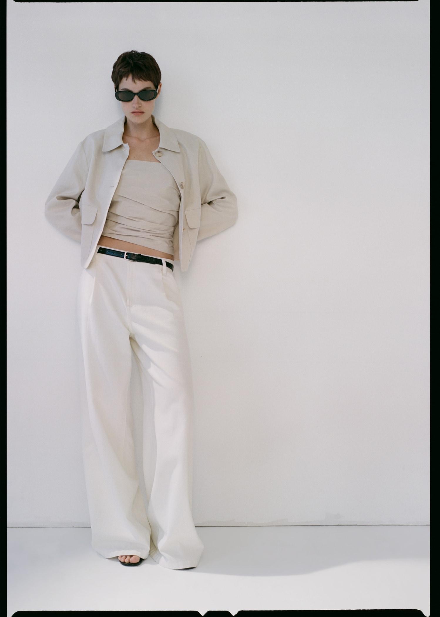 Wide leg pleated jeans - Women | MANGO USA Product Image