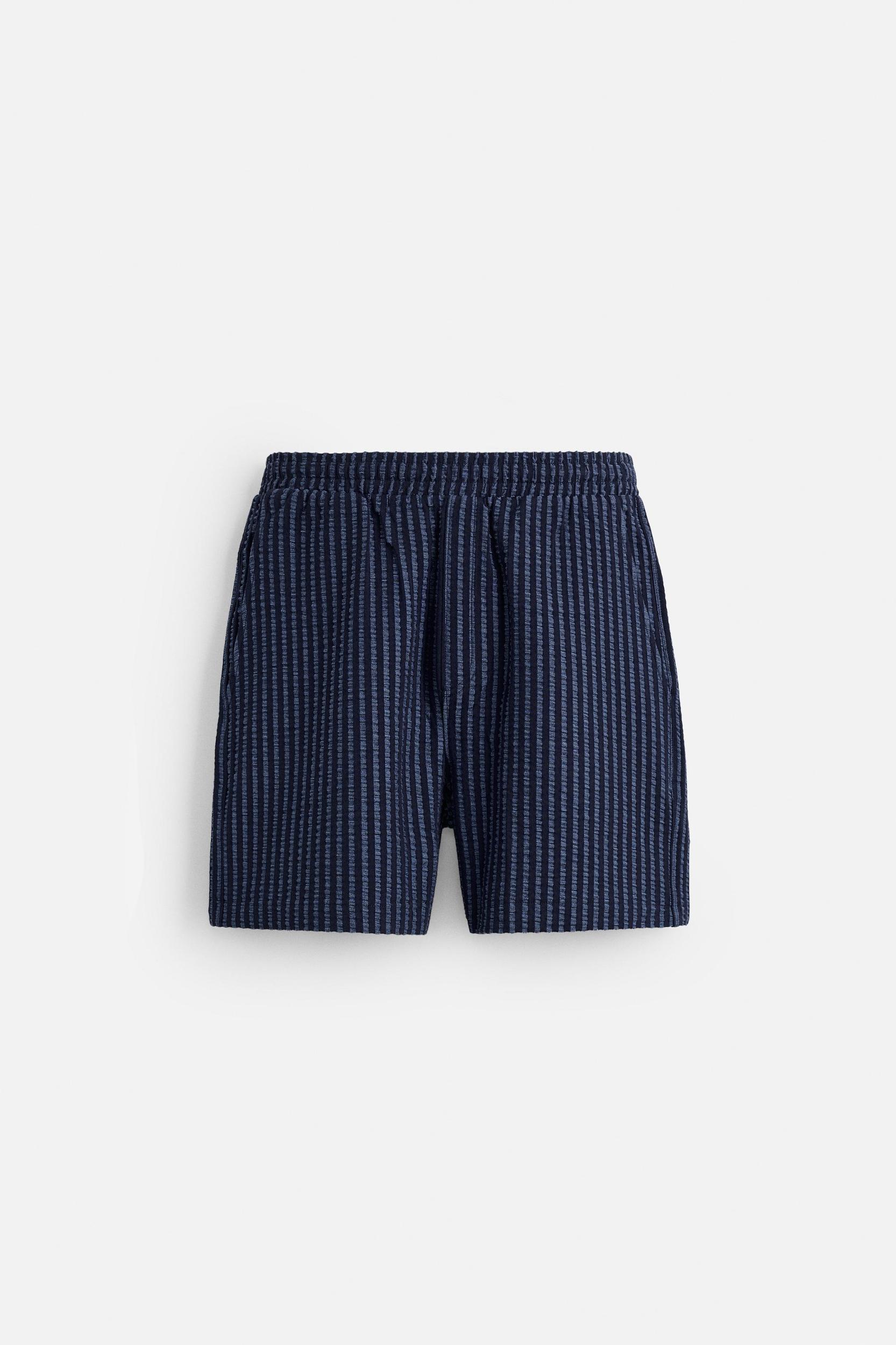 RELAXED FIT SEERSUCKER SHORTS Product Image