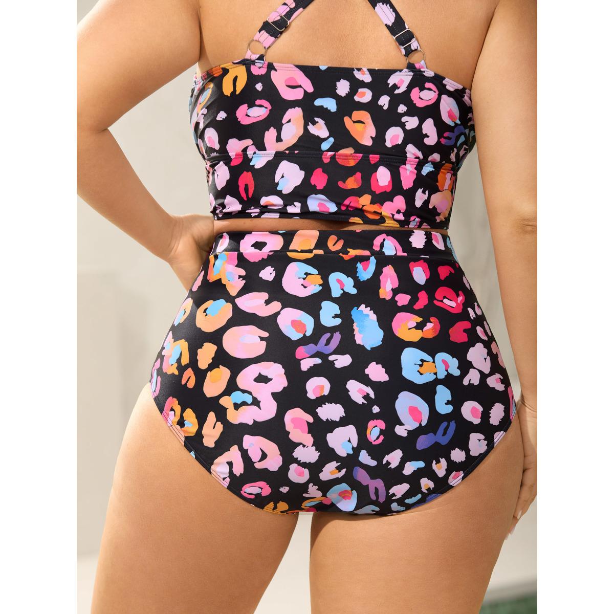 Plus Size Pattern Print Ruched Tight-Fit Swim Bottoms Women's Swimwear Black Resort High stretch Skinny Mid Rise Curve Swim Bottoms BloomChic 26/4X Product Image