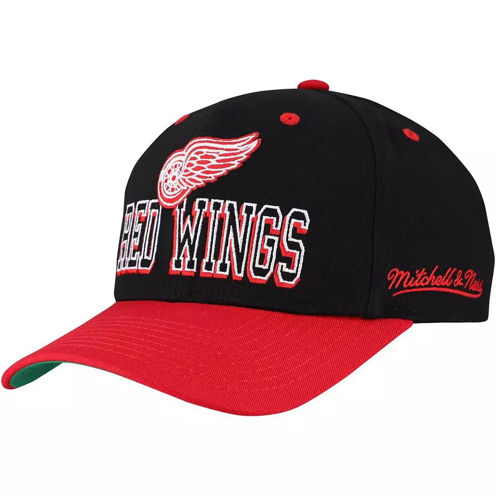Men's Mitchell & Ness Black/Red Detroit Red Wings Backside Script Two-Tone Pro Crown Adjustable Hat Product Image