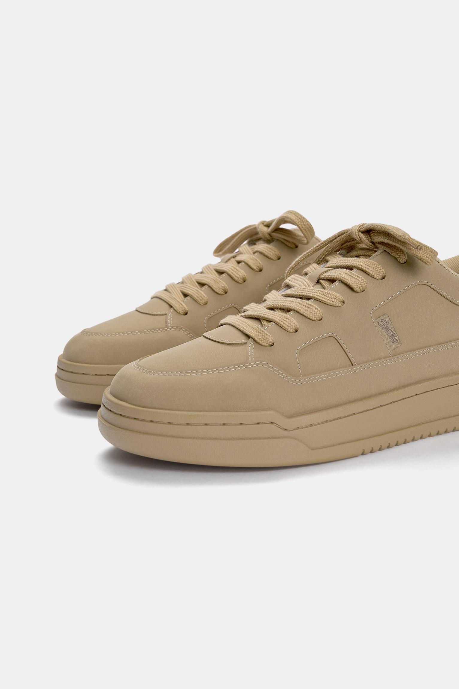 Chunky sole sneakers Product Image