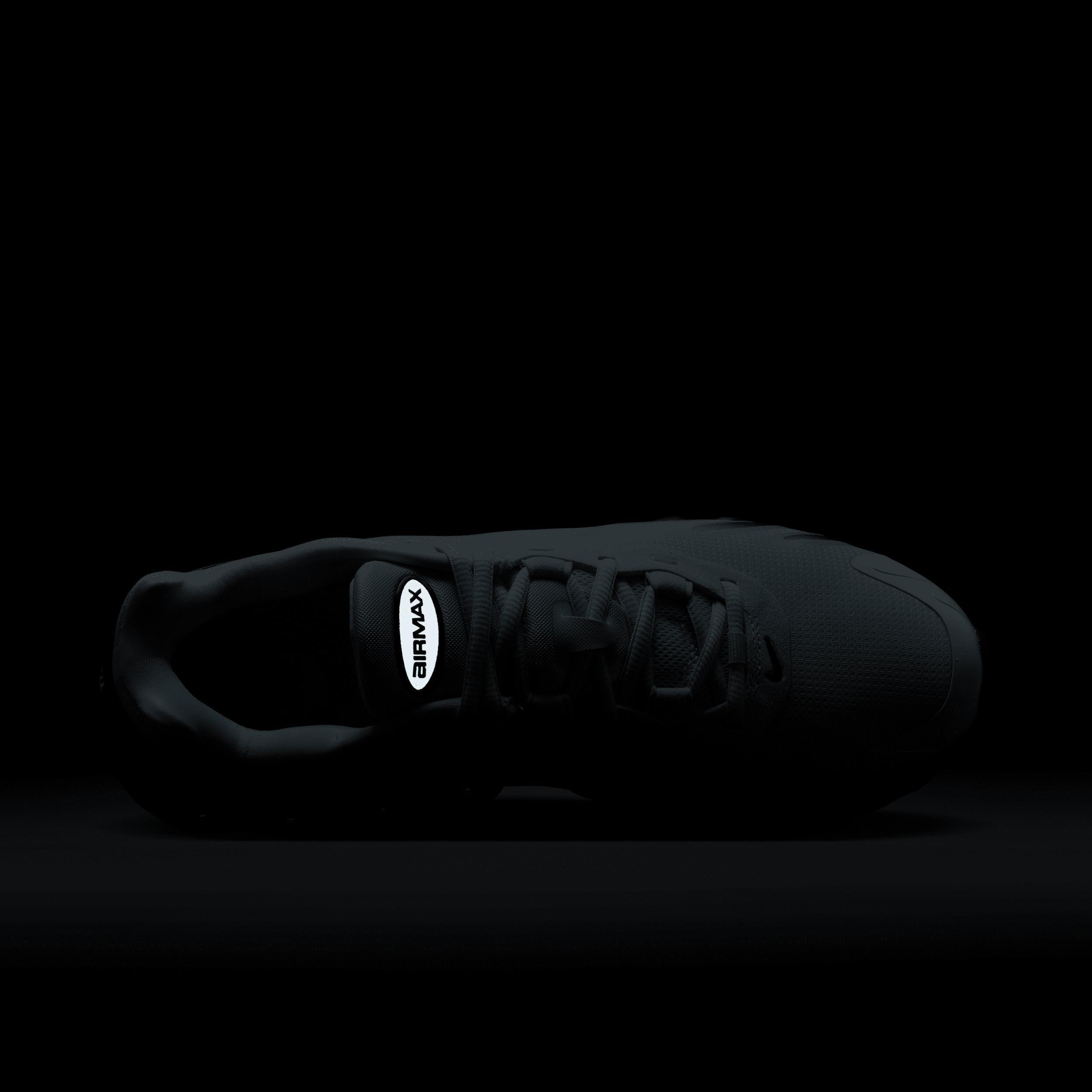 Nike Women's Air Max Dn8 Shoes Product Image