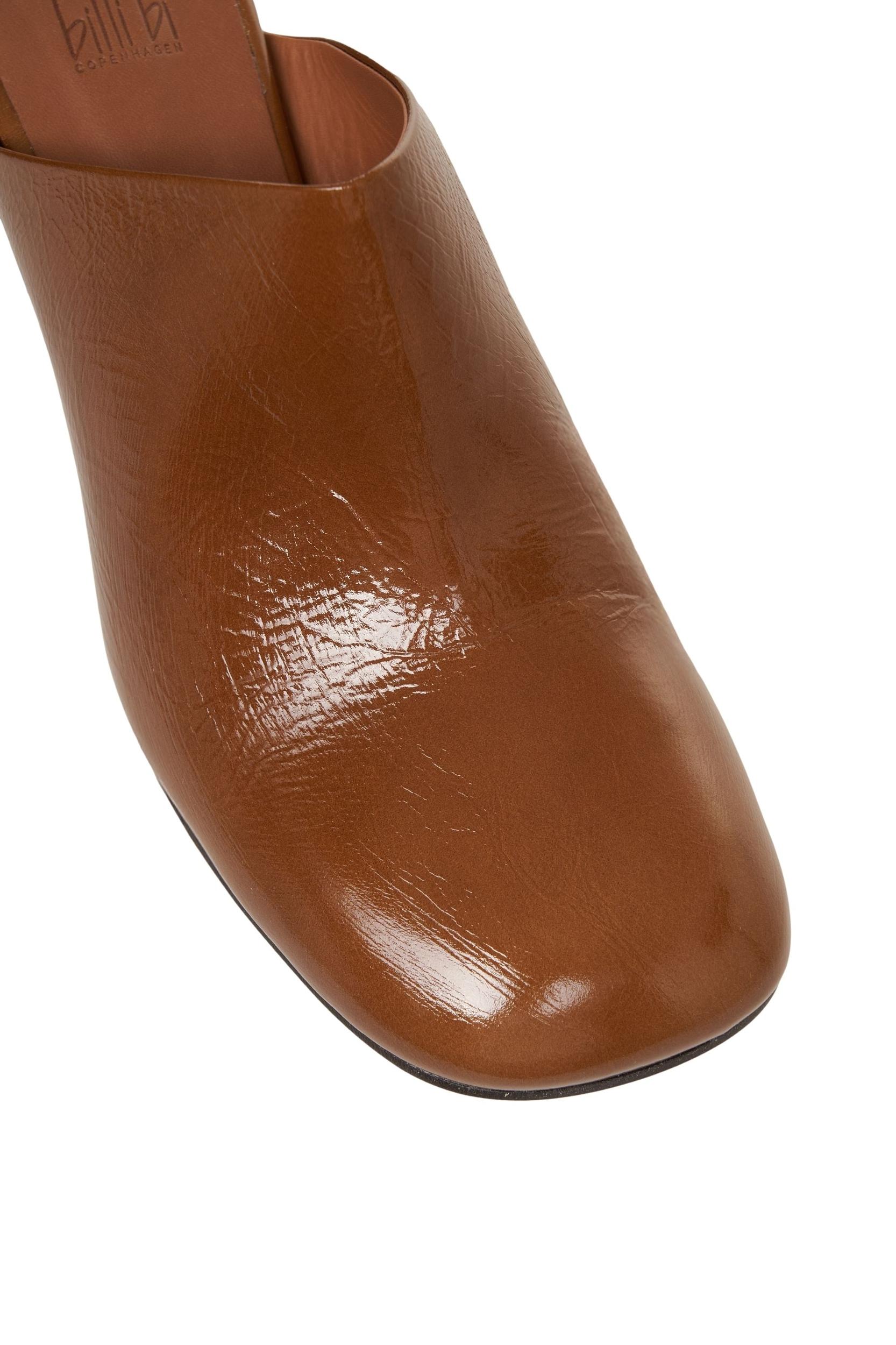 Patent leather sabot Product Image