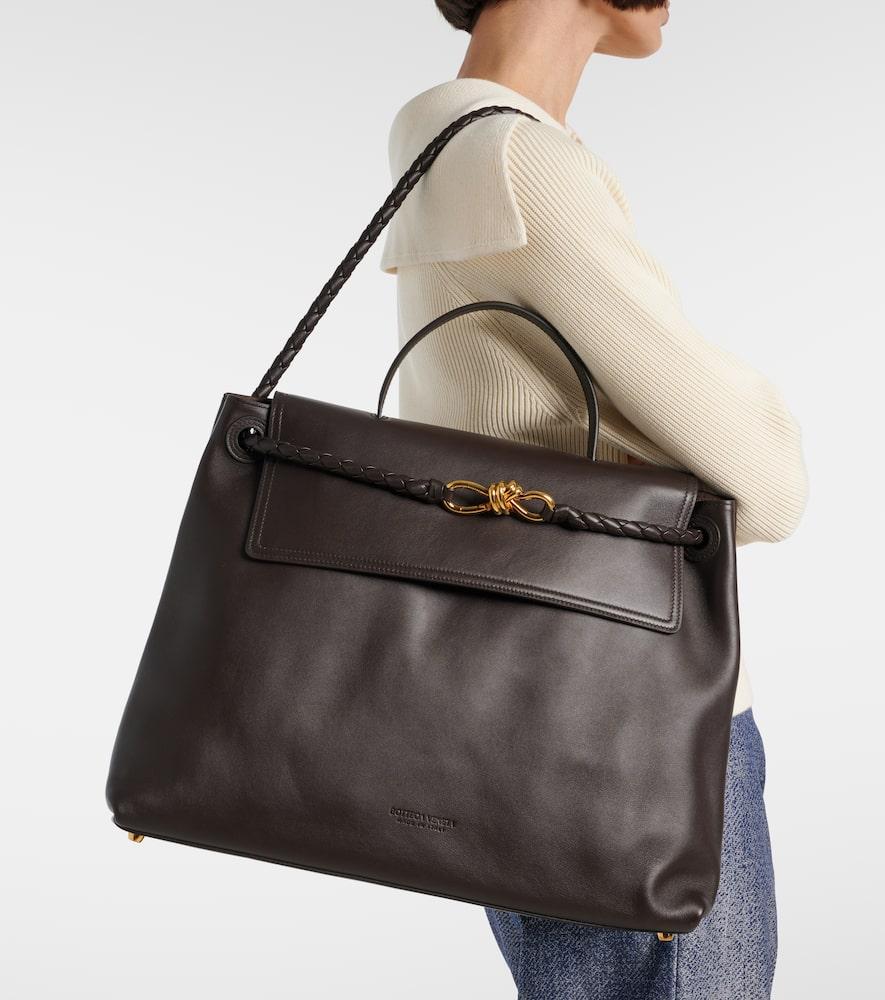 BOTTEGA VENETA Andiamo Large Leather Top-handle Bag In Fondant-m Brass Product Image