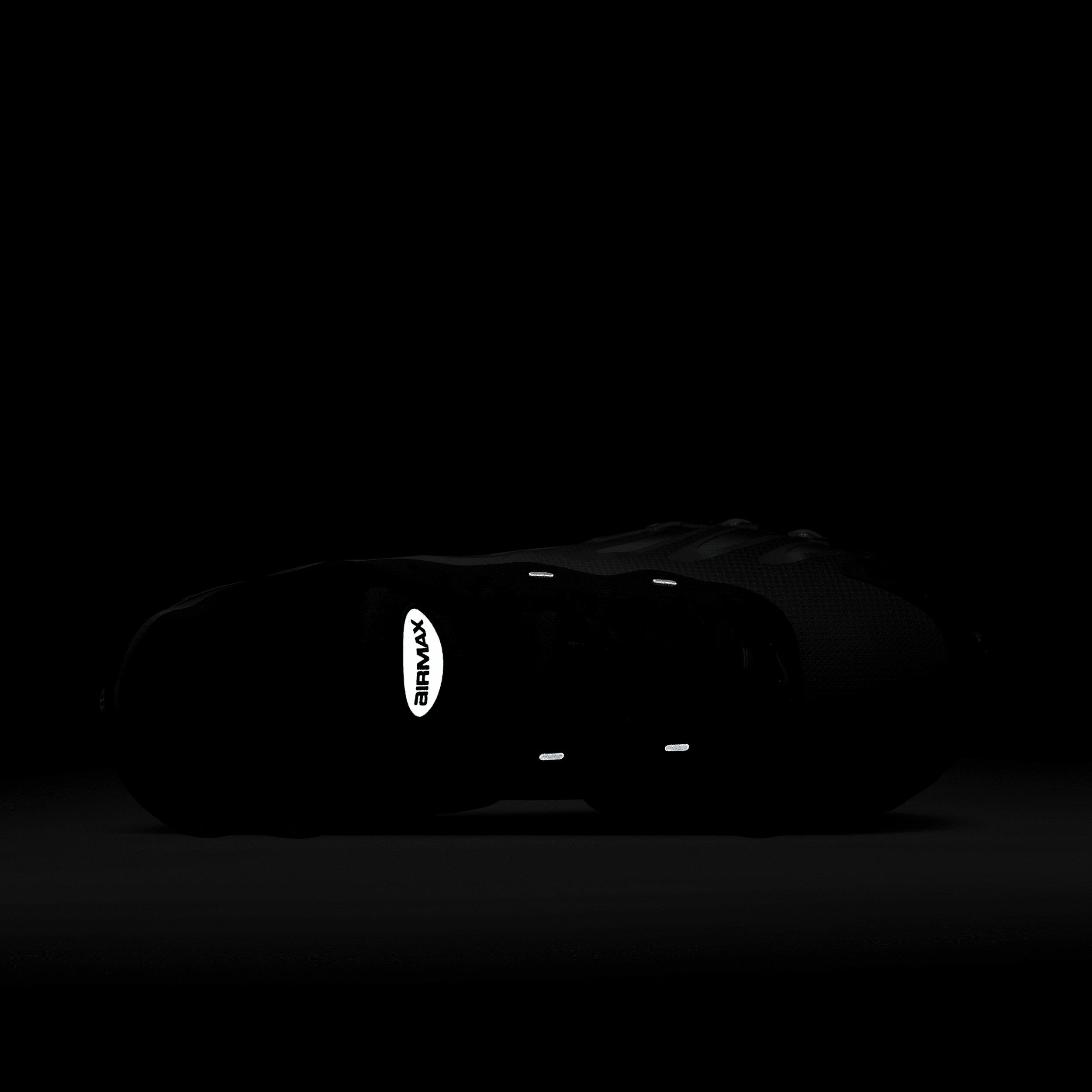 Nike Men's Air Max Dn8 Shoes Product Image