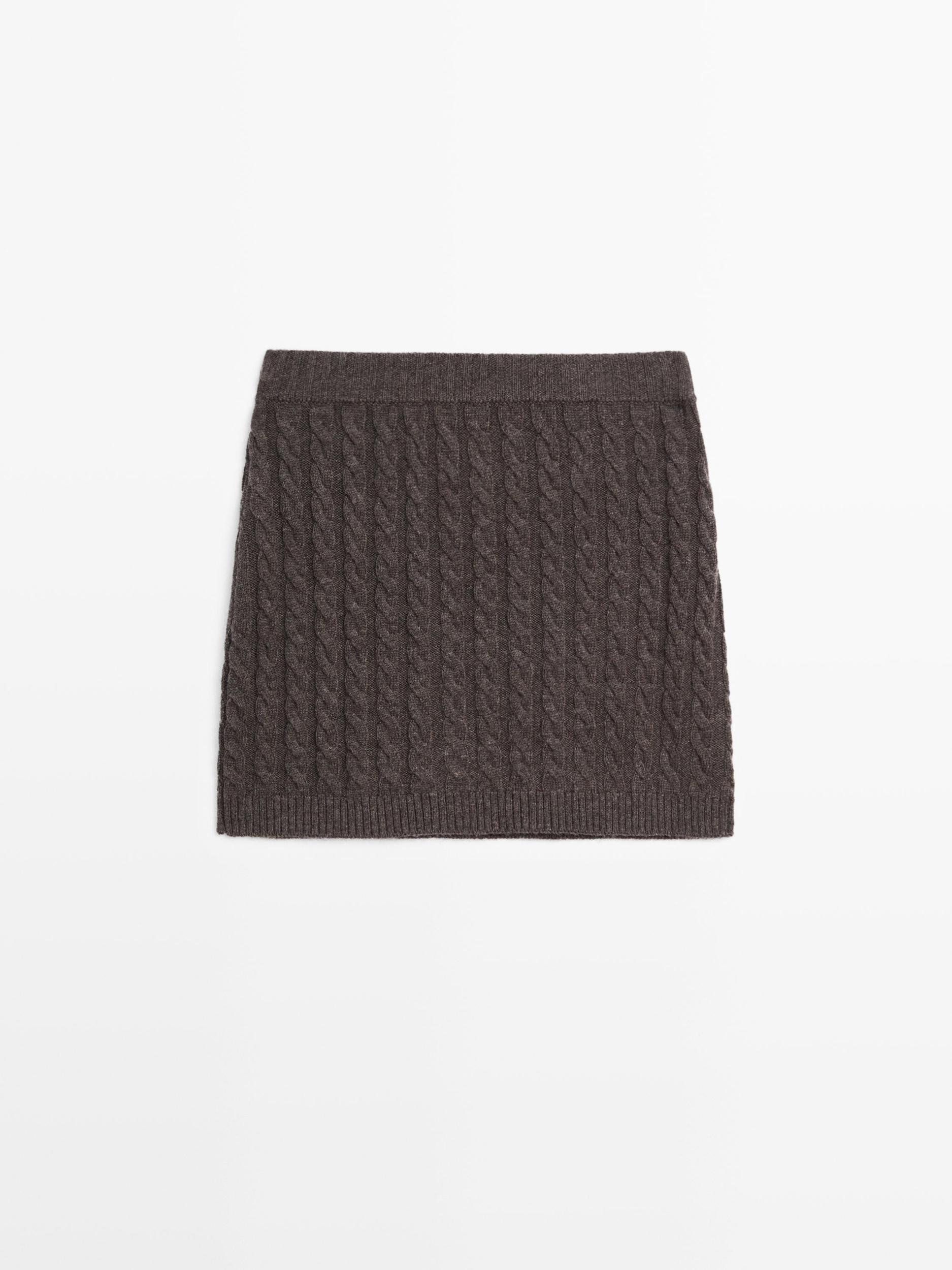 Knitted skirt with braided detail Product Image