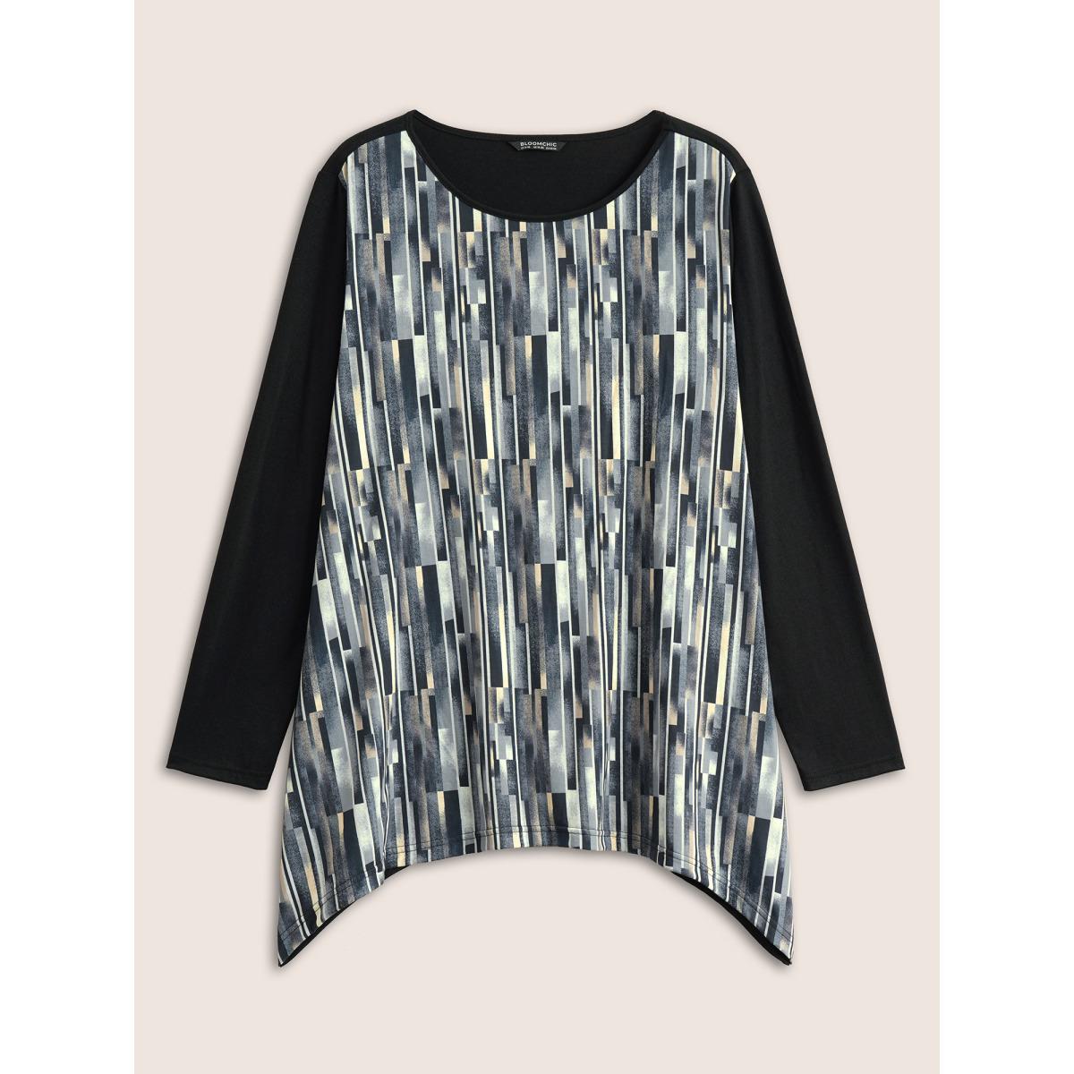 Plus Size Colorblock Contrast Pocket Arc Hem T-shirt Black Women Casual Non Colorblock Round Neck Everyday T-shirts BloomChic 26/4X Product Image