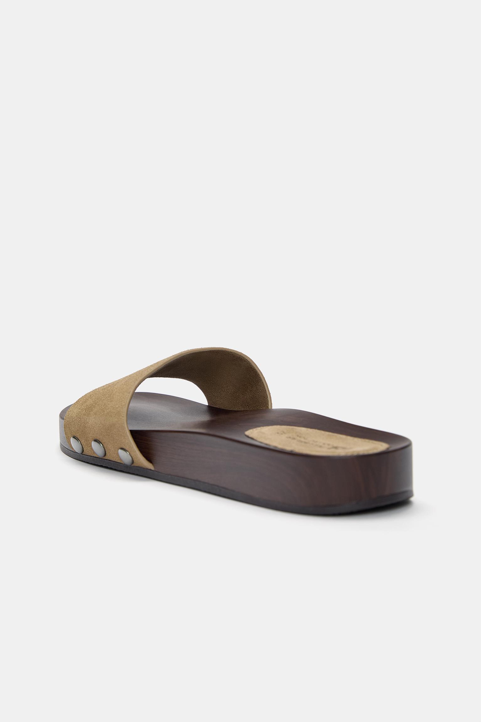 Leather flat sandals Product Image