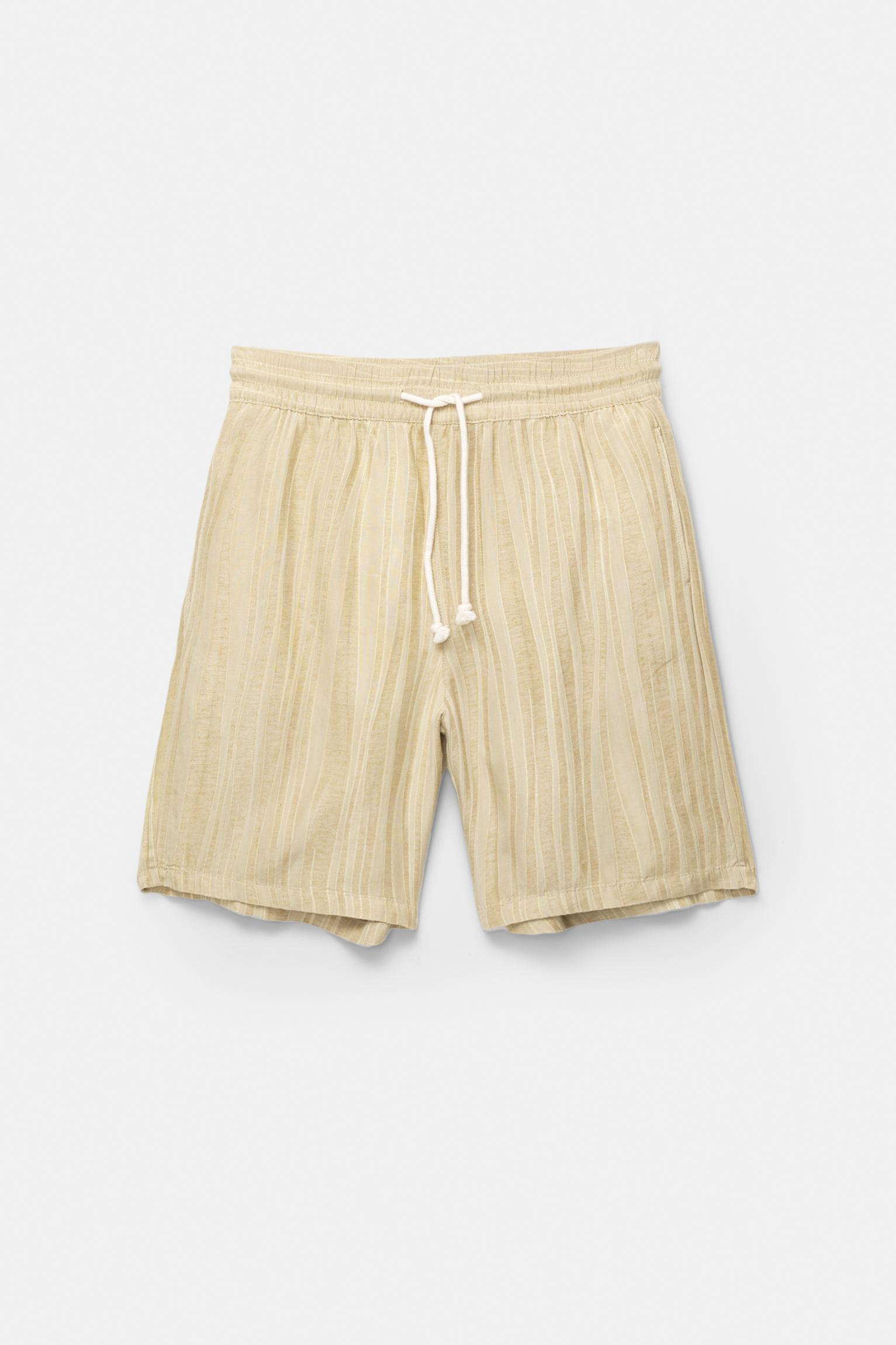 Flowing rustic Bermuda shorts Product Image