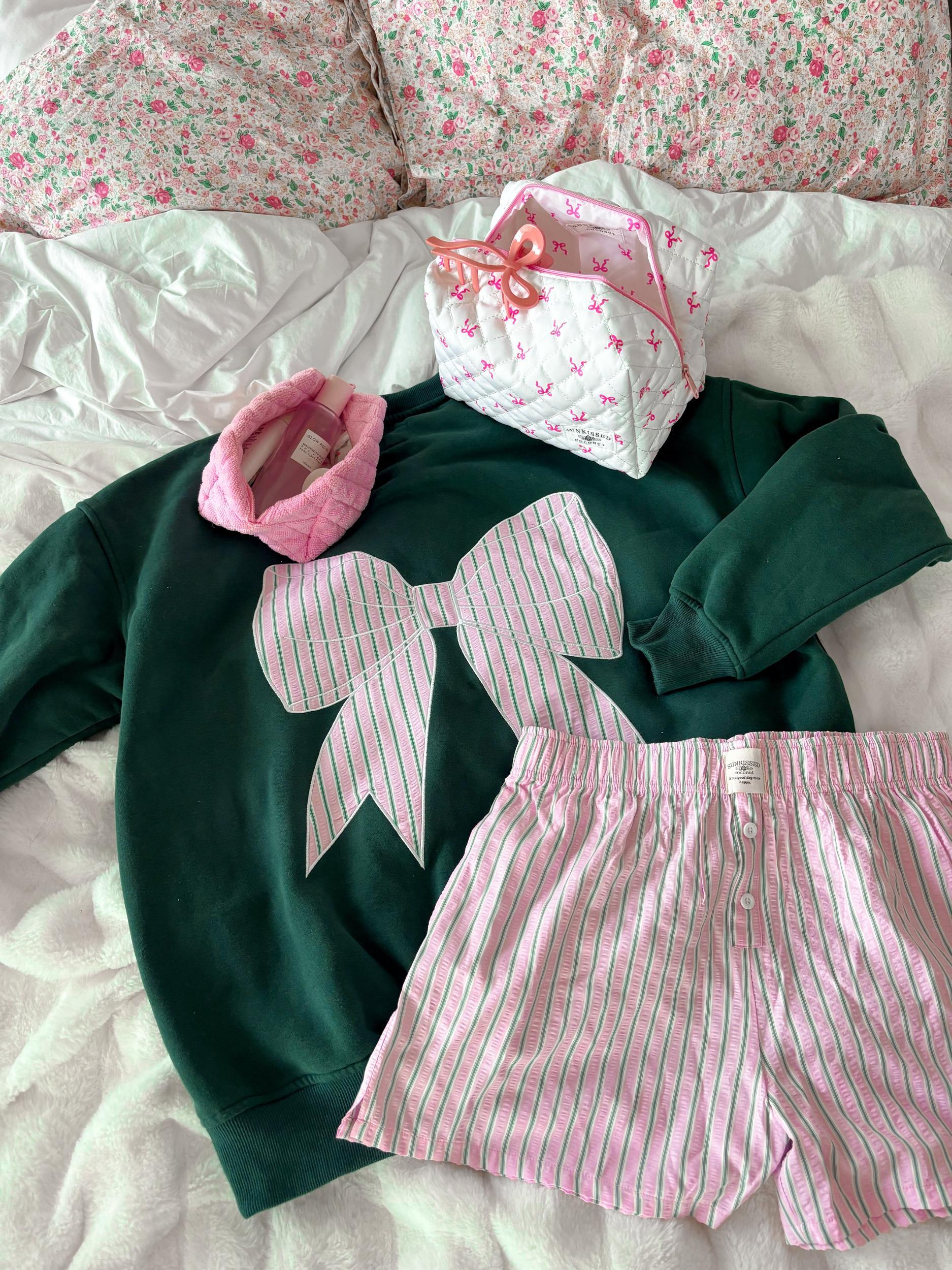 Winter Green Striped Bow Embroider Sweatshirt Product Image