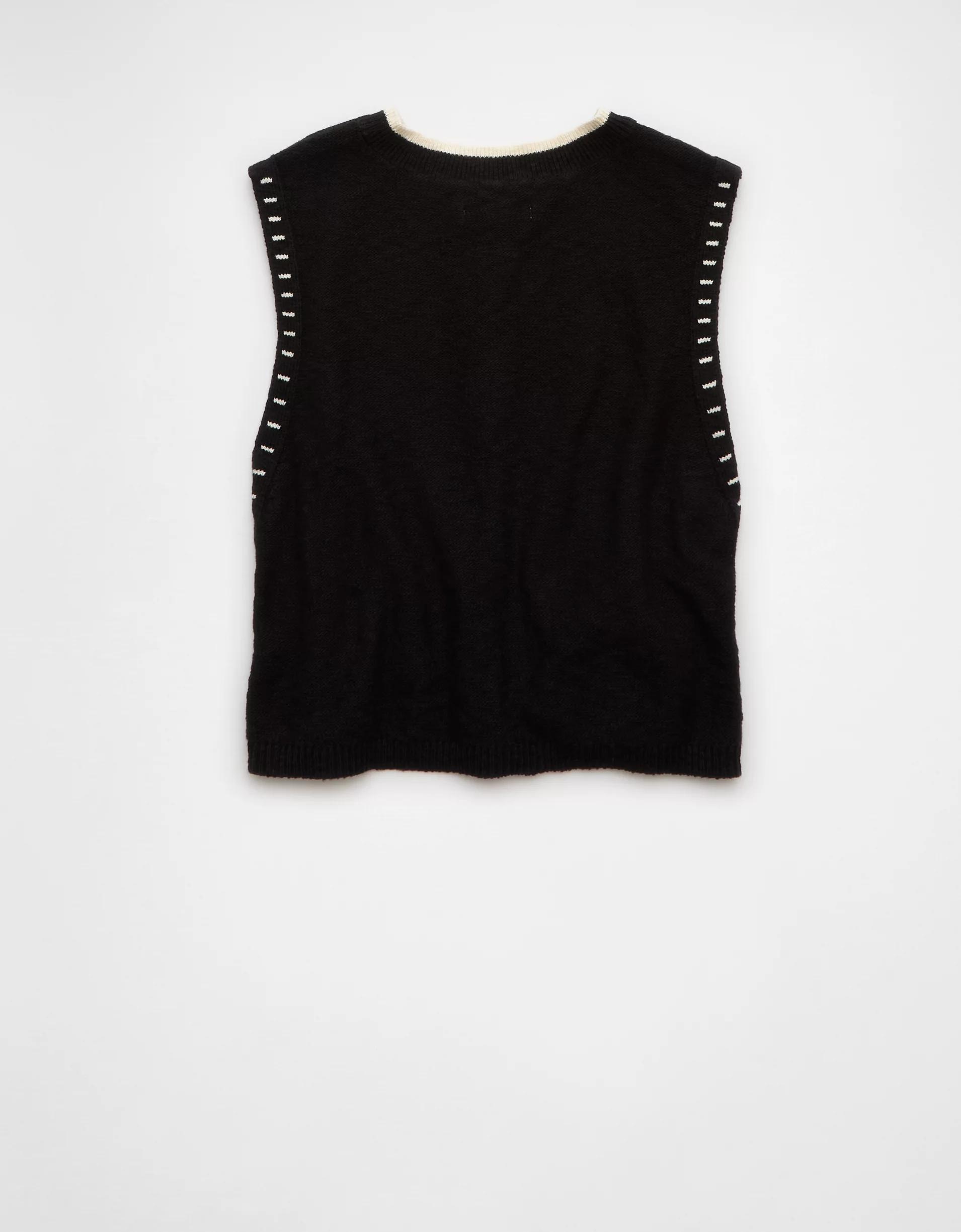 AE Crew Neck Button-Up Sweater Vest Product Image