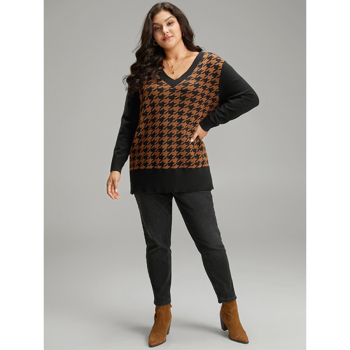 Plus Size Supersoft Essentials Houndstooth Patchwork Pullover Black Women Casual Loose Long Sleeve V-neck Dailywear Pullovers BloomChic 30/6X Product Image