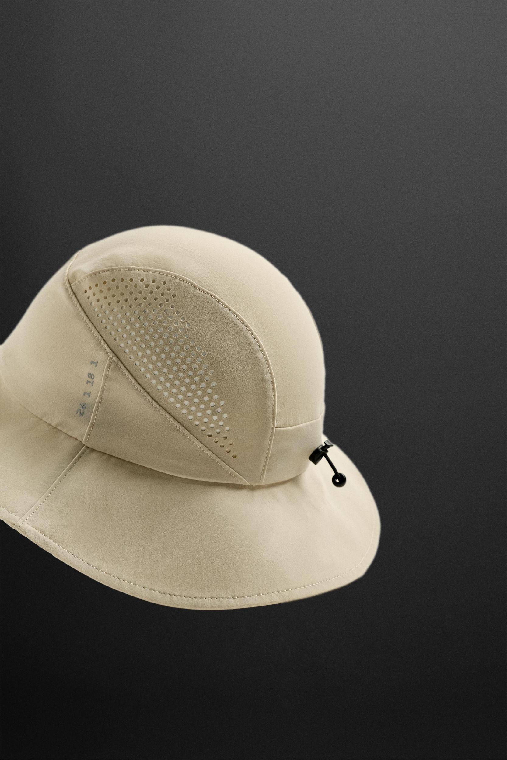 TECHNICAL BUCKET HAT Product Image
