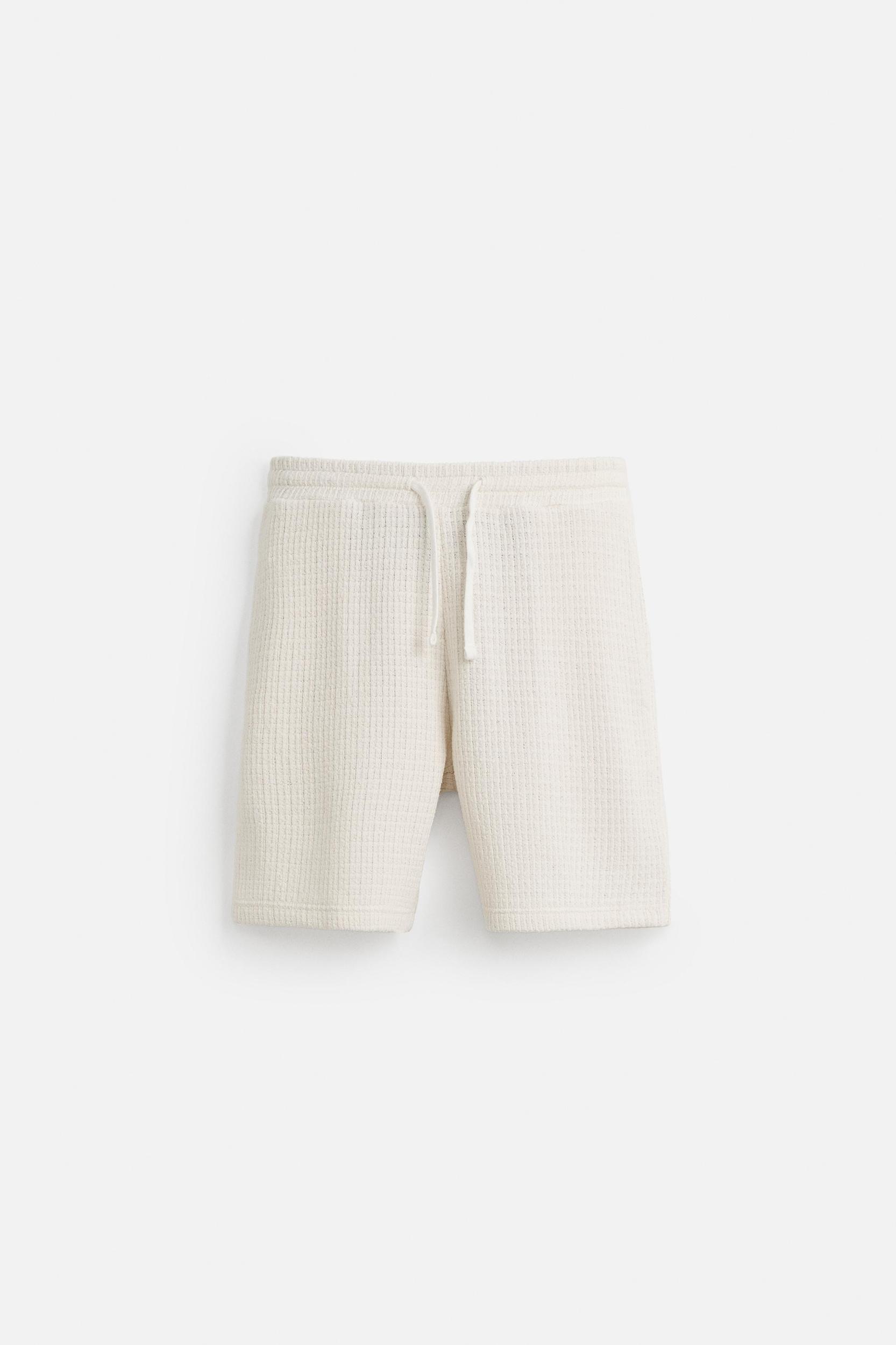 TEXTURED JOGGER SHORTS Product Image