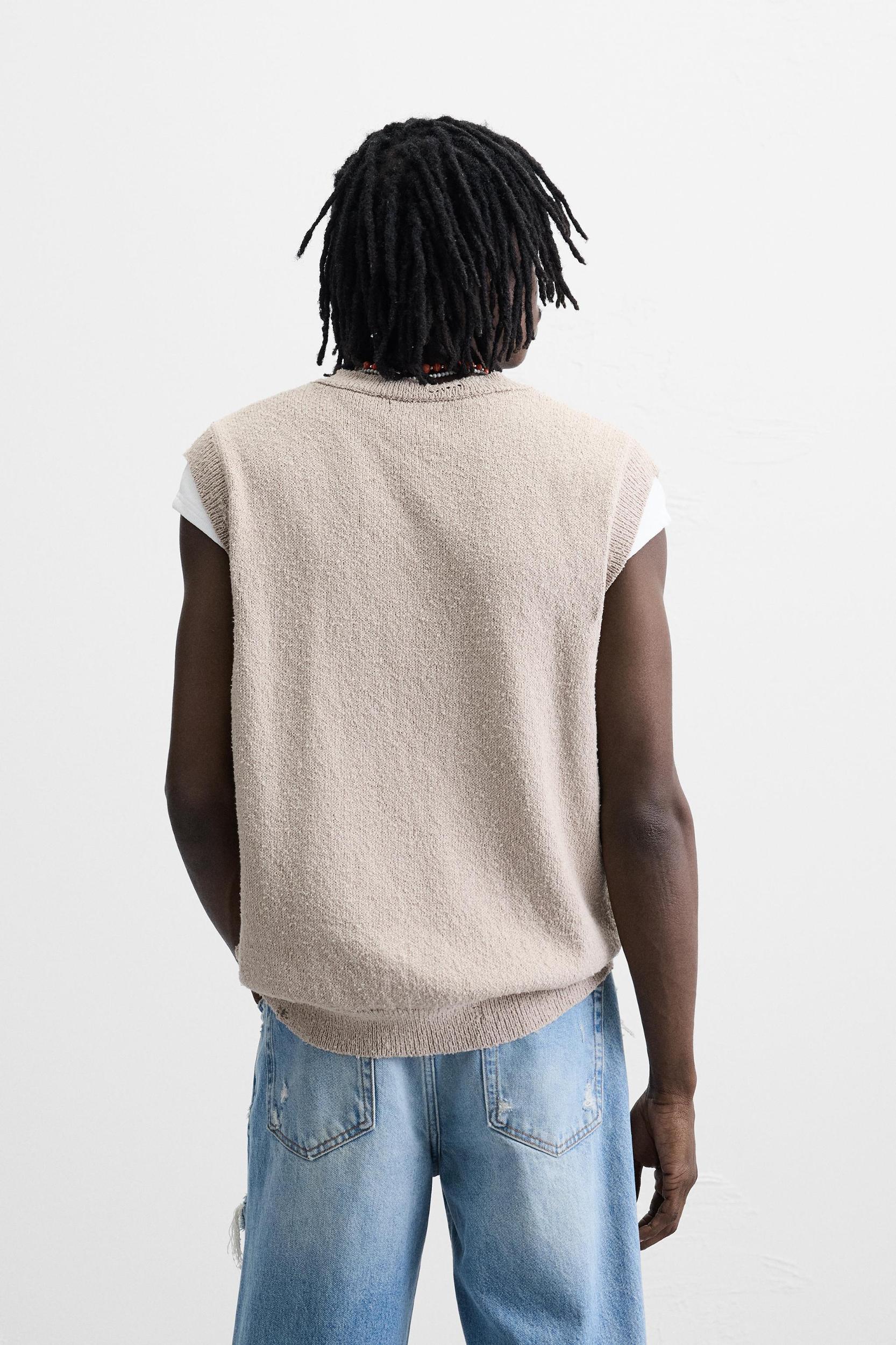 TEXTURED KNIT VEST Product Image