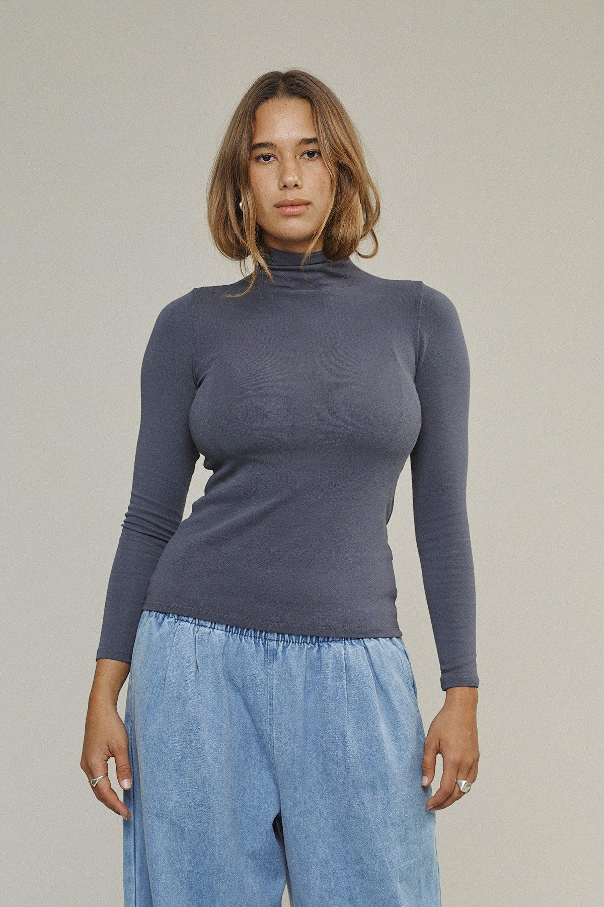 Whidbey Turtleneck Female Product Image