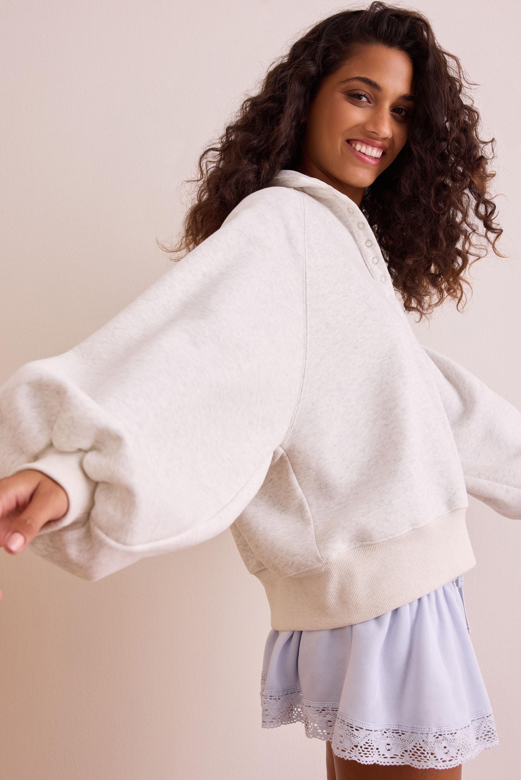 Peak Balloon Sleeve Pullover Product Image