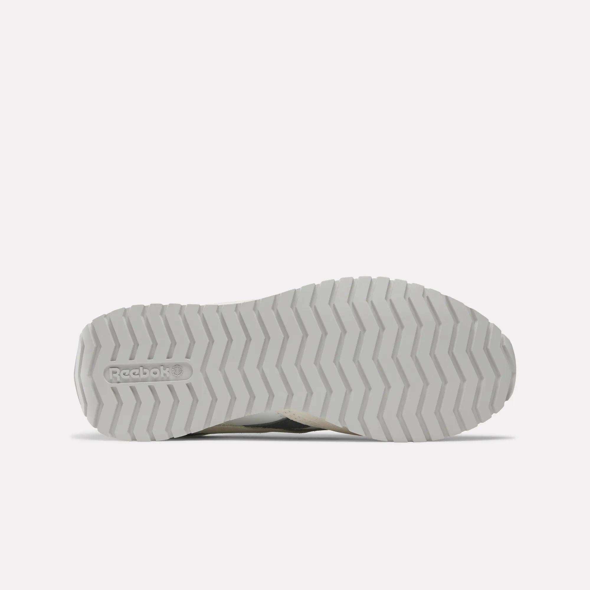 Women's Classic AZ Shoes Female Product Image